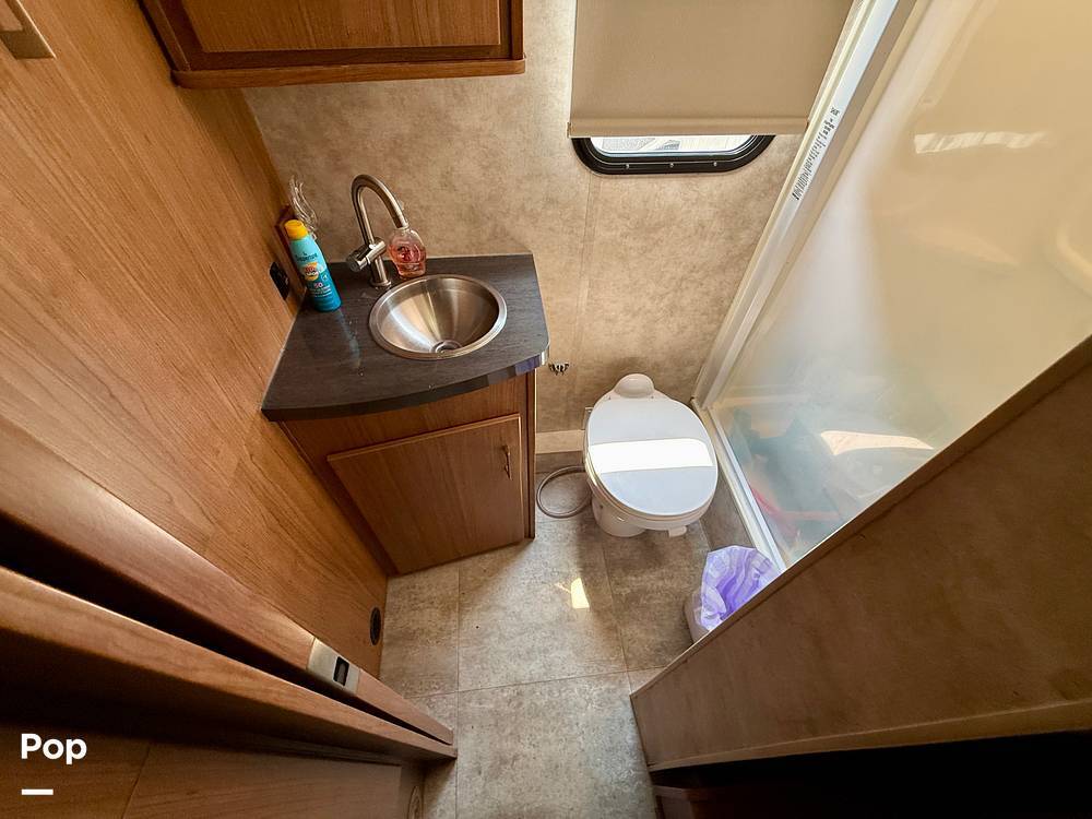 2014 Itasca Navion 24M in copiague NY