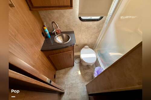 2014 Itasca Navion 24M in copiague NY