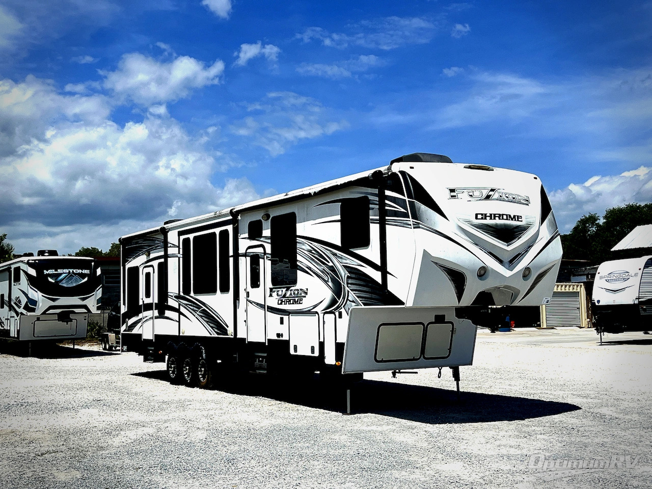 2014 Keystone Fuzion 401 RV
