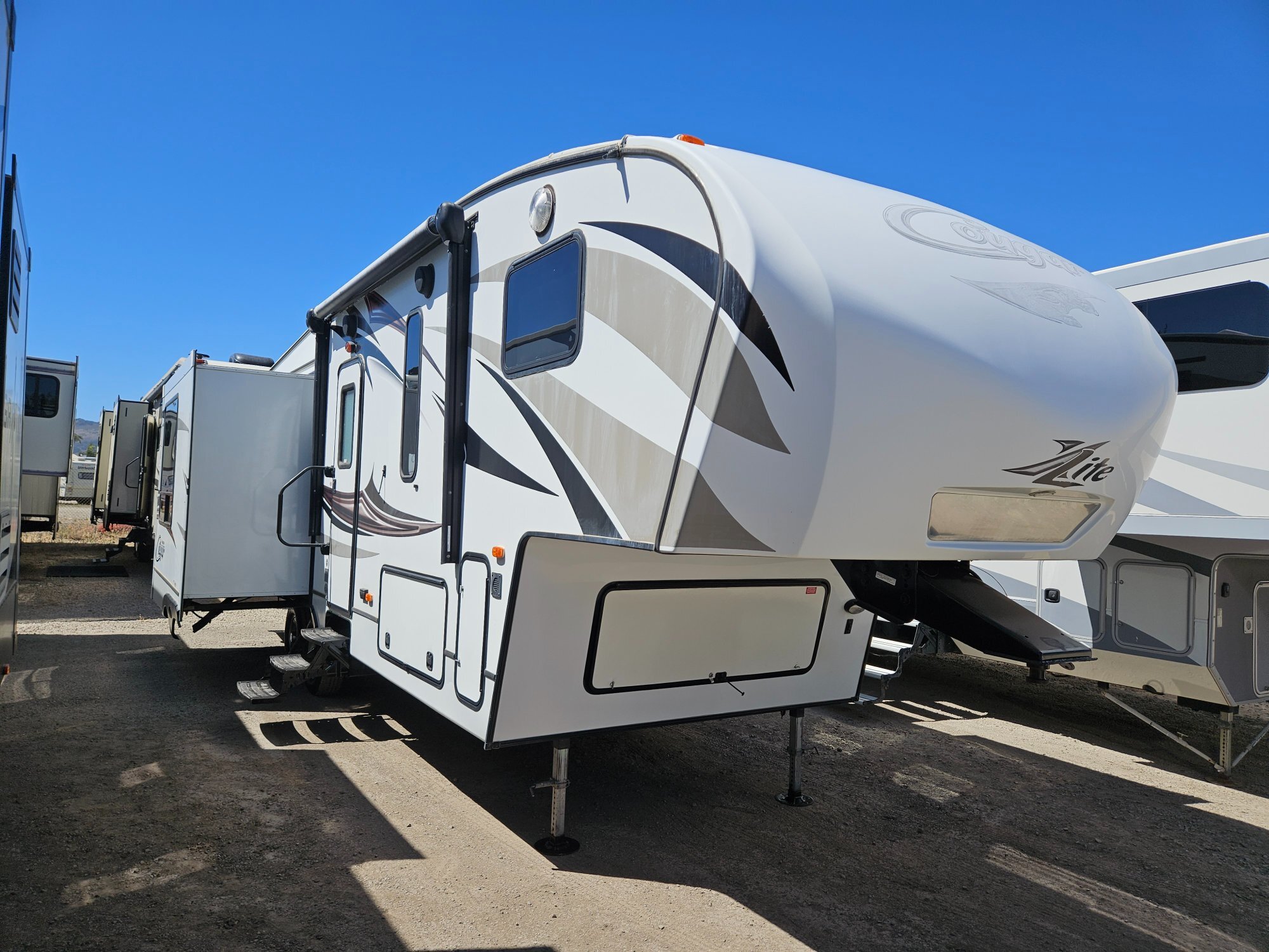 2014 Keystone Rv Cougar Lite 28SGS in pismo beach CA