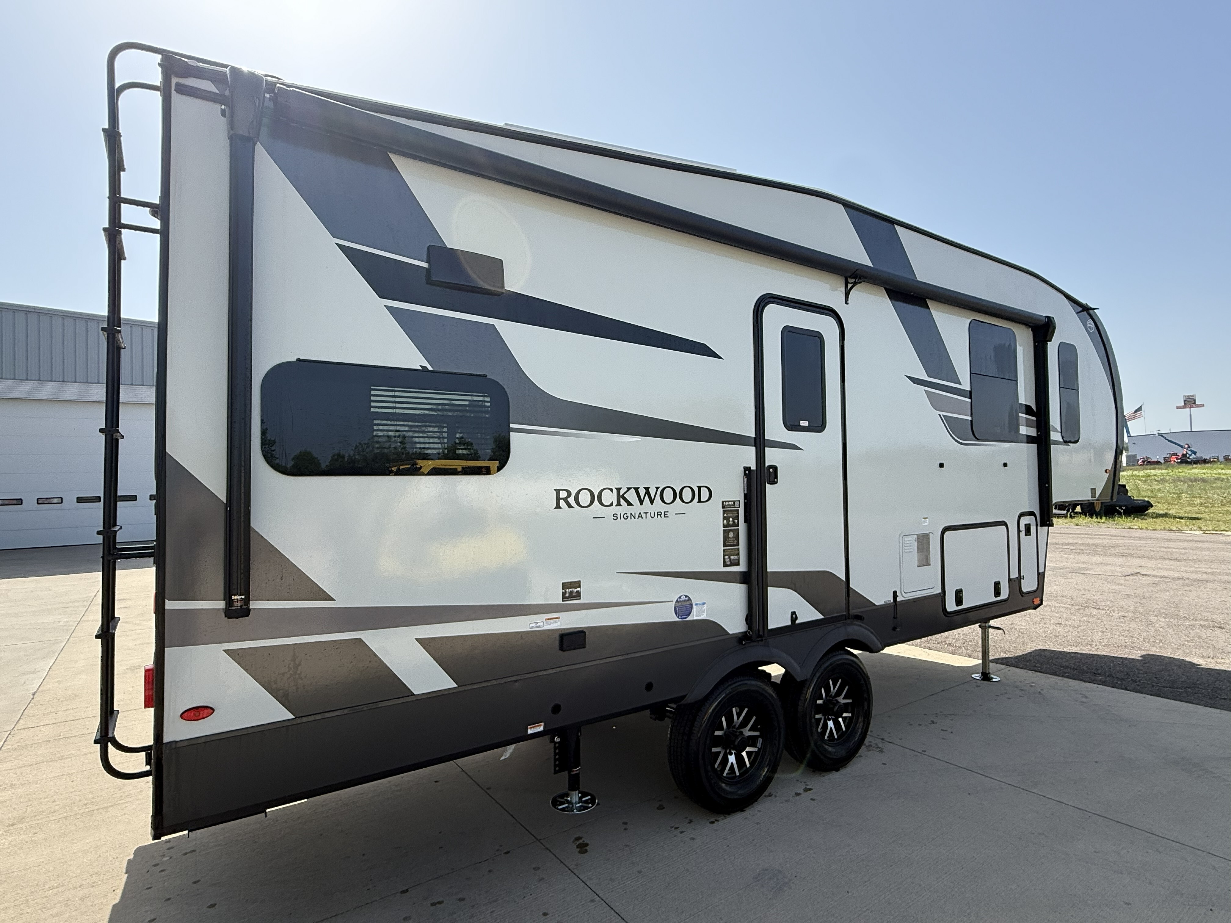 2026 Forest River ROCKWOOD SIGNATURE 281RK in wayland MI