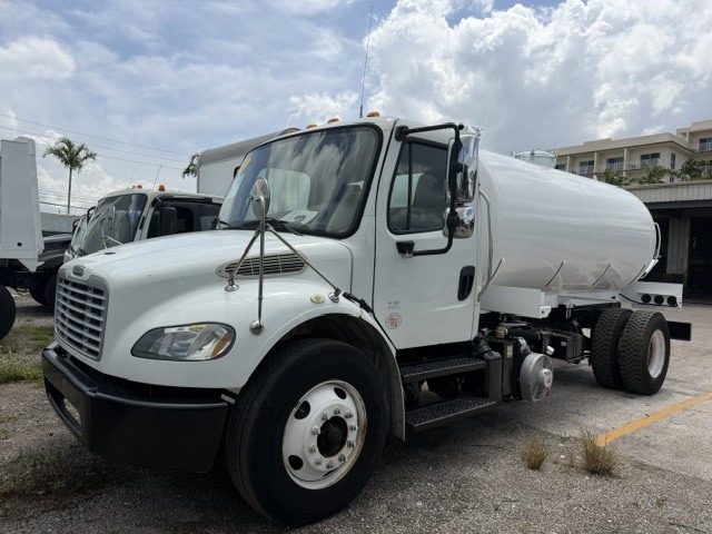 2019 FREIGHTLINER BUSINESS CLASS M2 106 in Forest Park, GA
