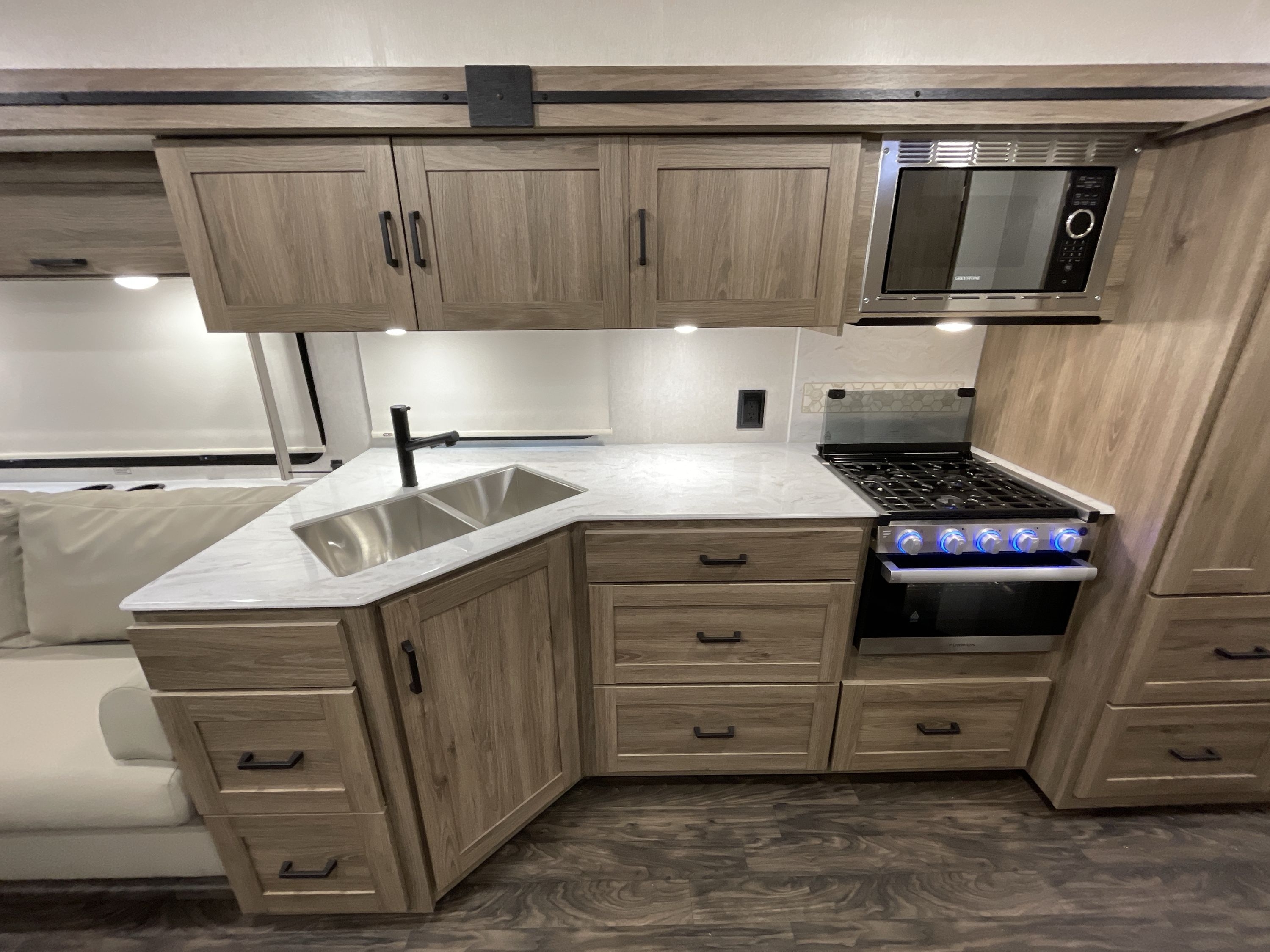 2025 Winnebago SUNSTAR 34R in deforest WI