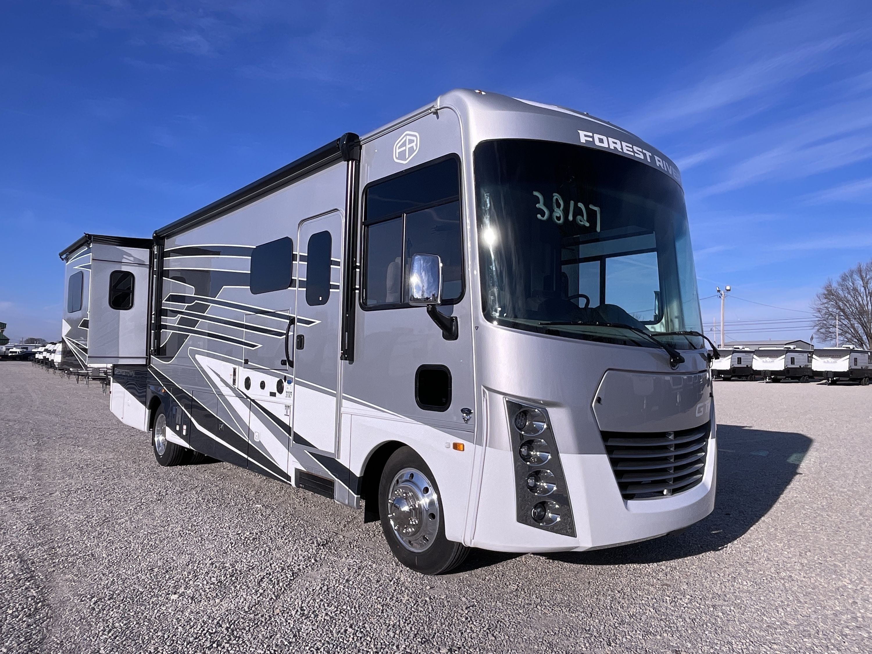 2026 Forest River GEORGETOWN 7 SERIES 31X 31X7 in piqua OH