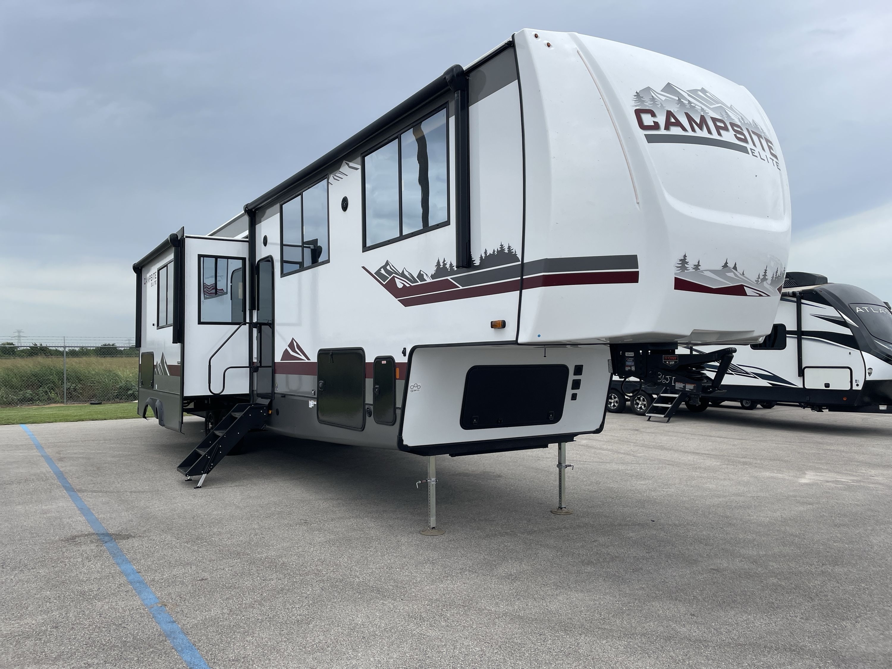2027 Forest River CAMPSITE ELITE 36JI in alvarado TX