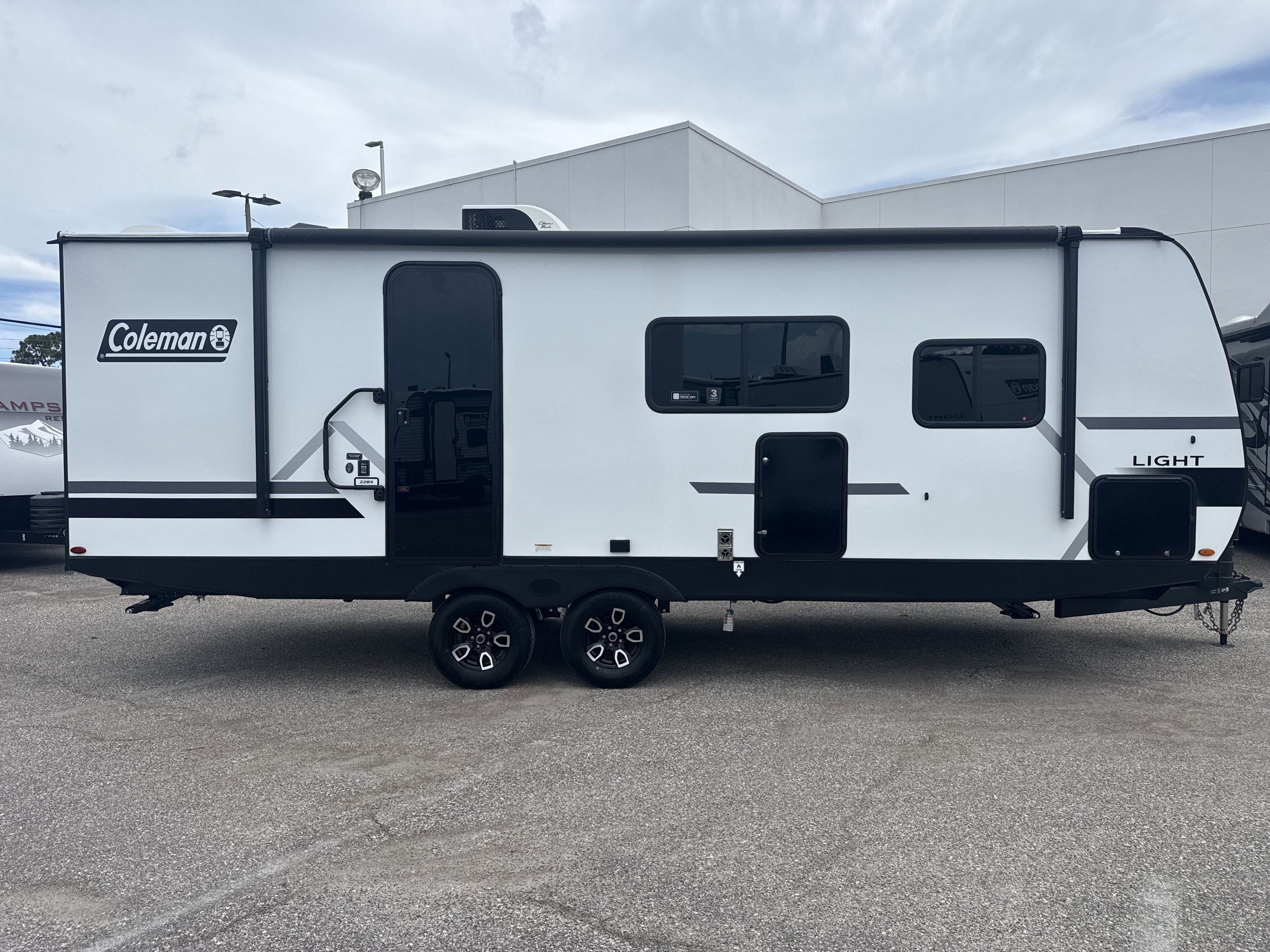 2027 Keystone COLEMAN LIGHT 22BX in holiday FL