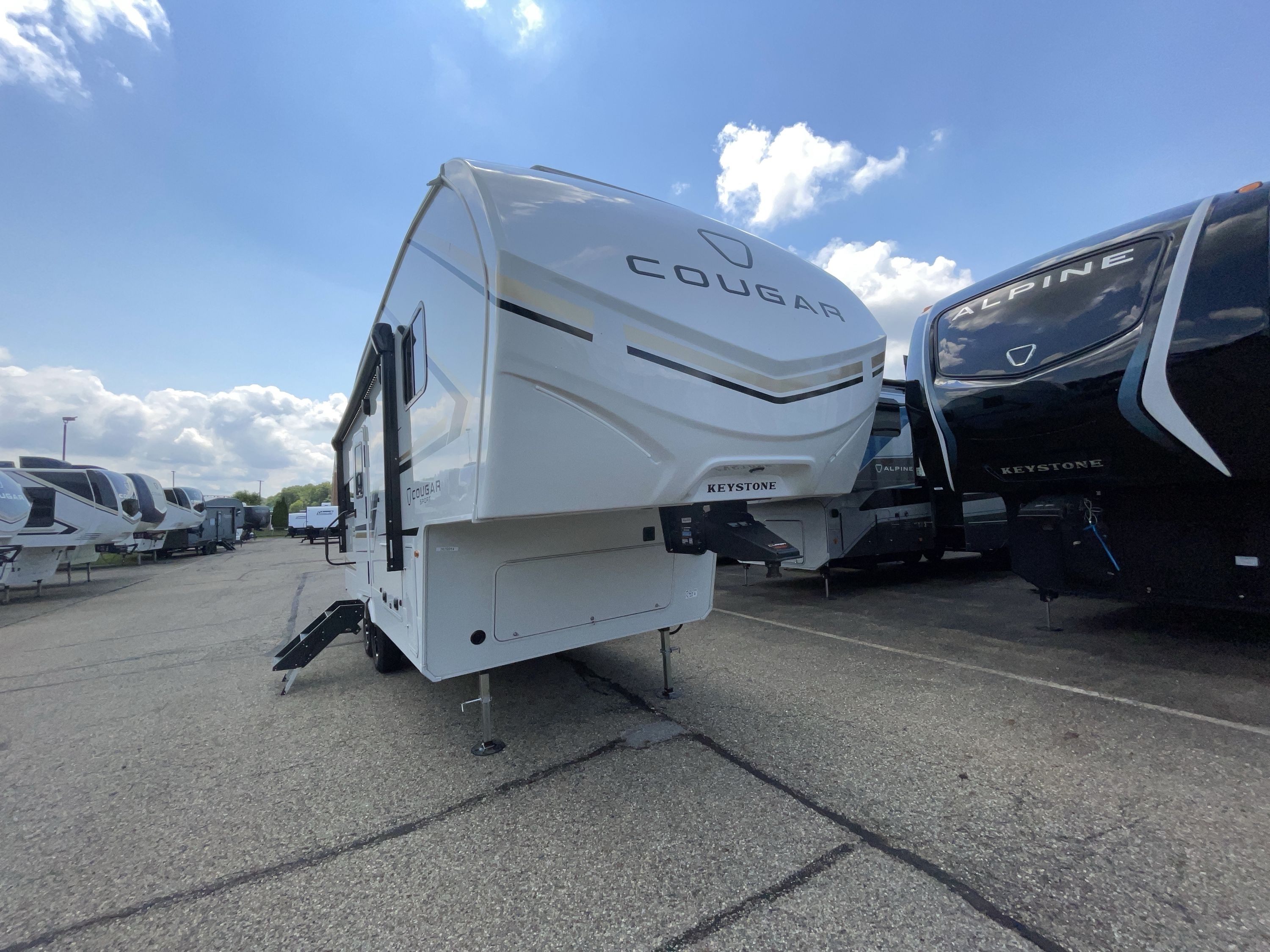 2027 Keystone COUGAR SPORT 2400RE in akron OH