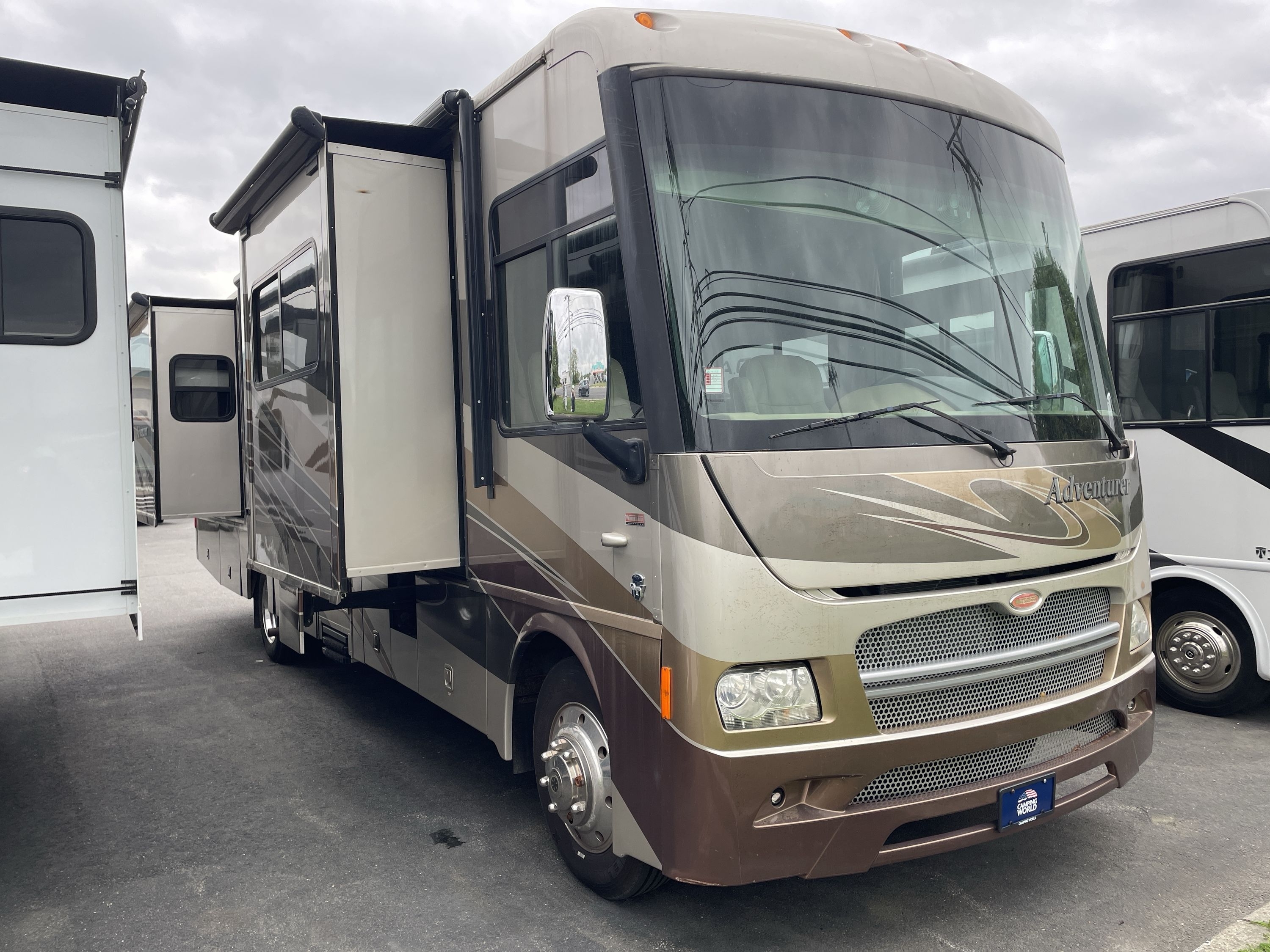 2012 Winnebago ADVENTURER 35P in lakewood NJ