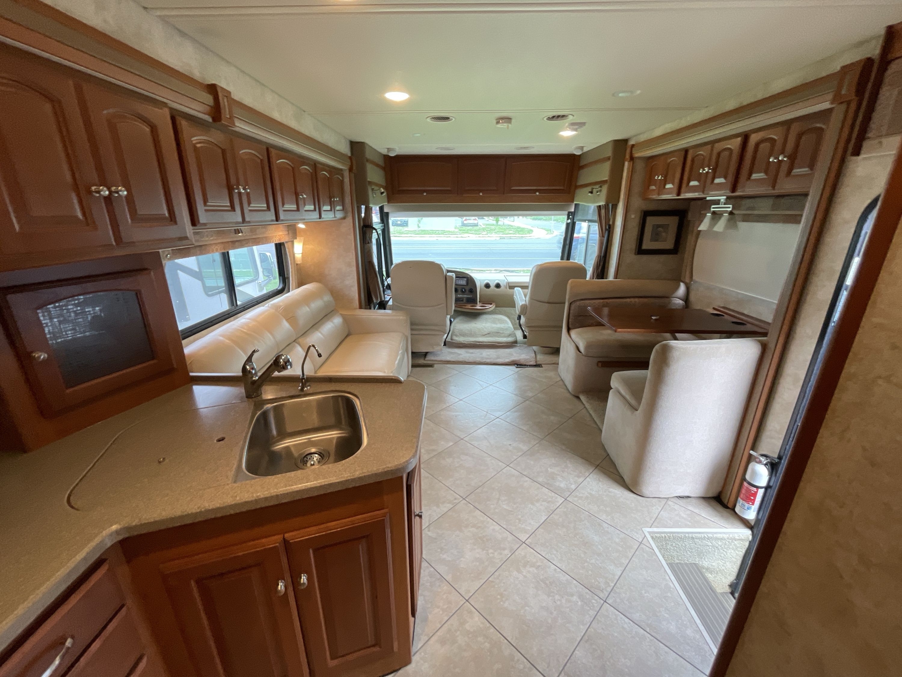 2012 Winnebago ADVENTURER 35P in lakewood NJ