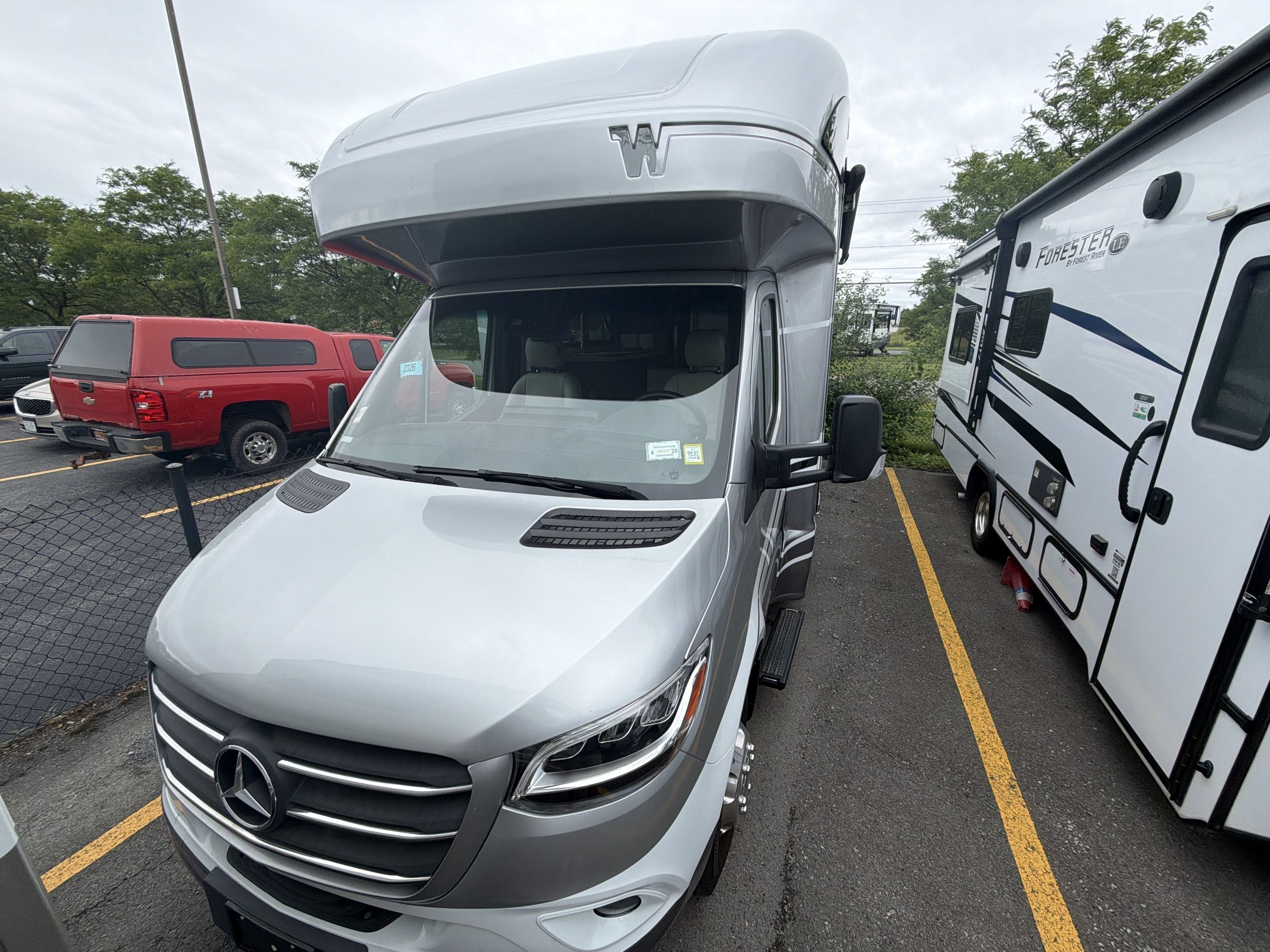 2022 Winnebago NAVION 24J in hamburg NY