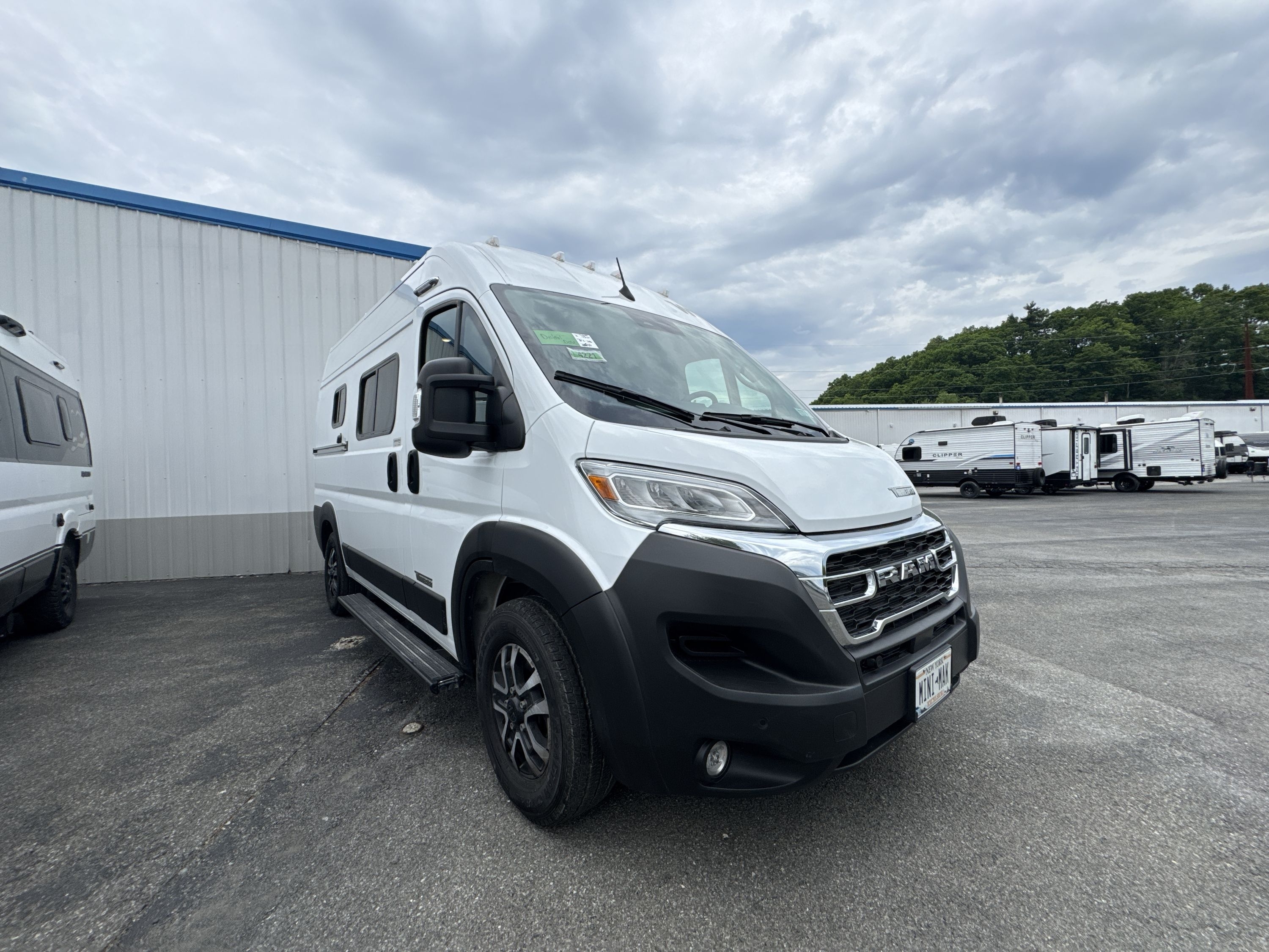 2025 Winnebago SOLIS POCKET 36B in kingston NY
