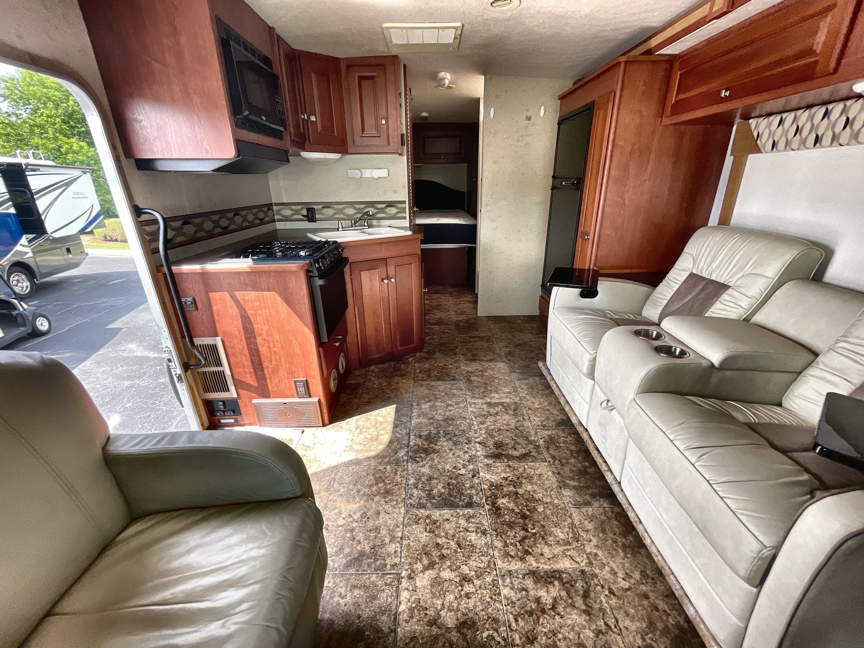 2013 Winnebago VISTA 26HE in hendersonville NC