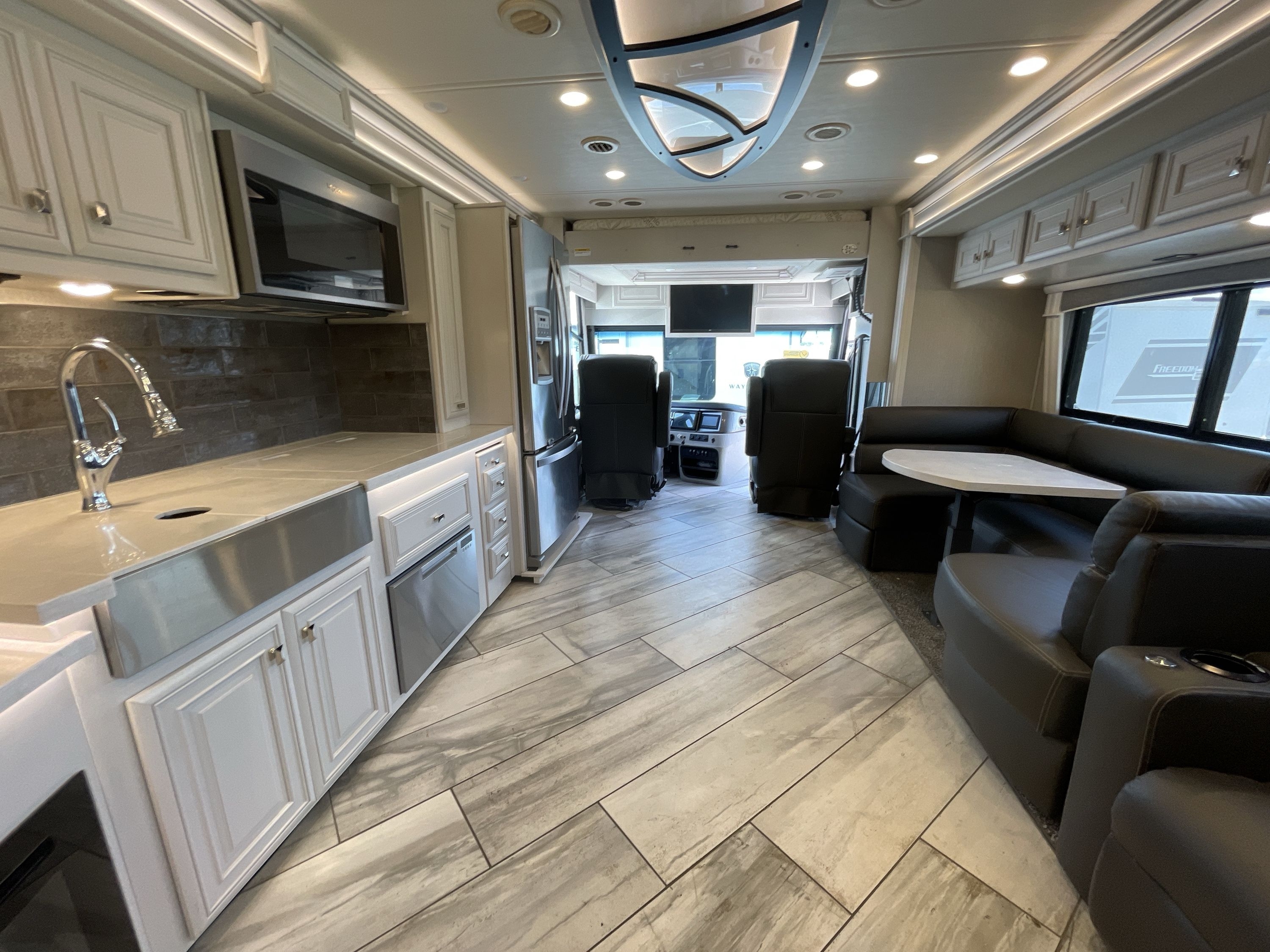 2021 Fleetwood DISCOVERY LXE 40G in panama city FL