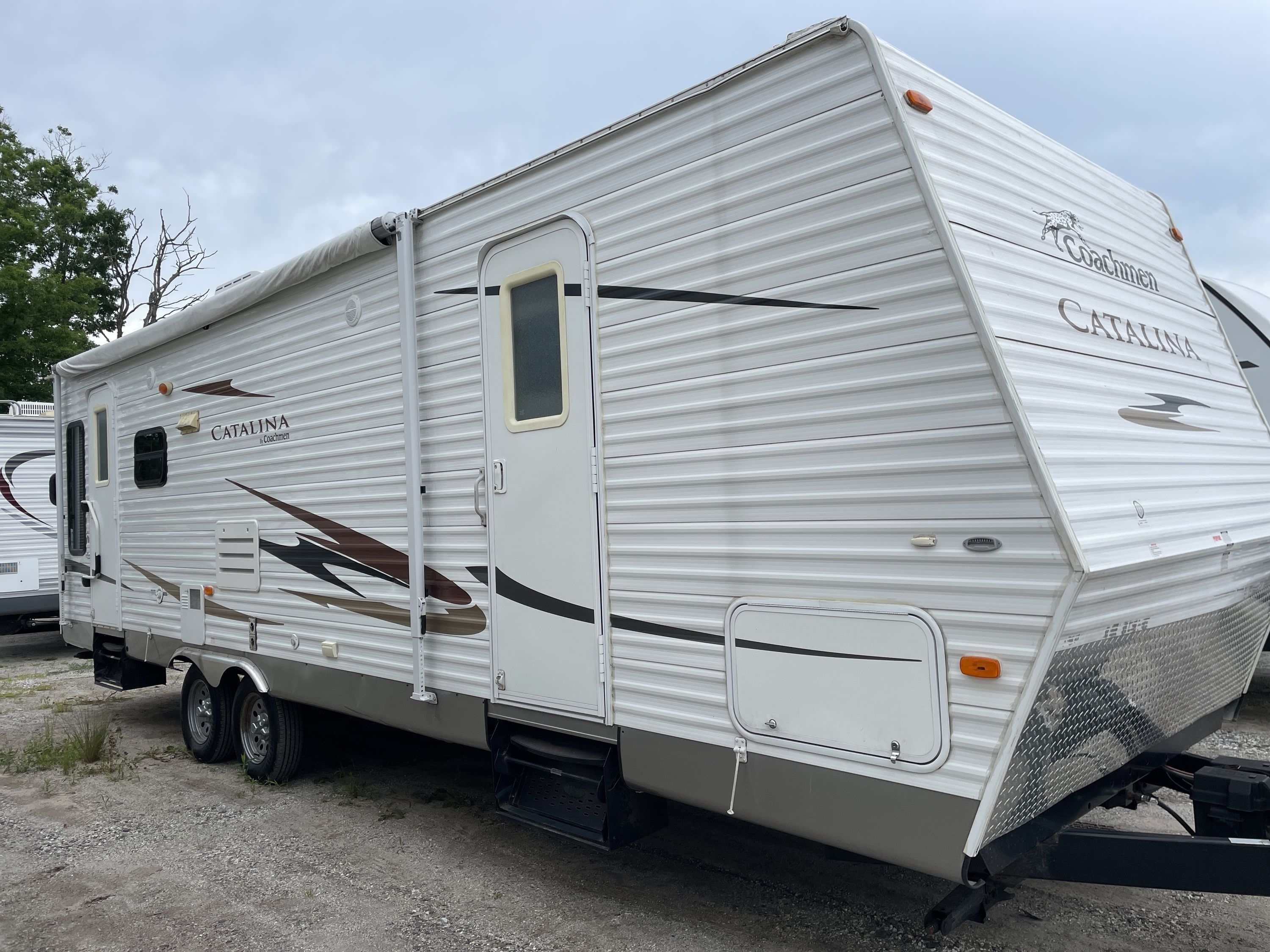 2011 Coachmen CATALINA 29RLS in windham ME