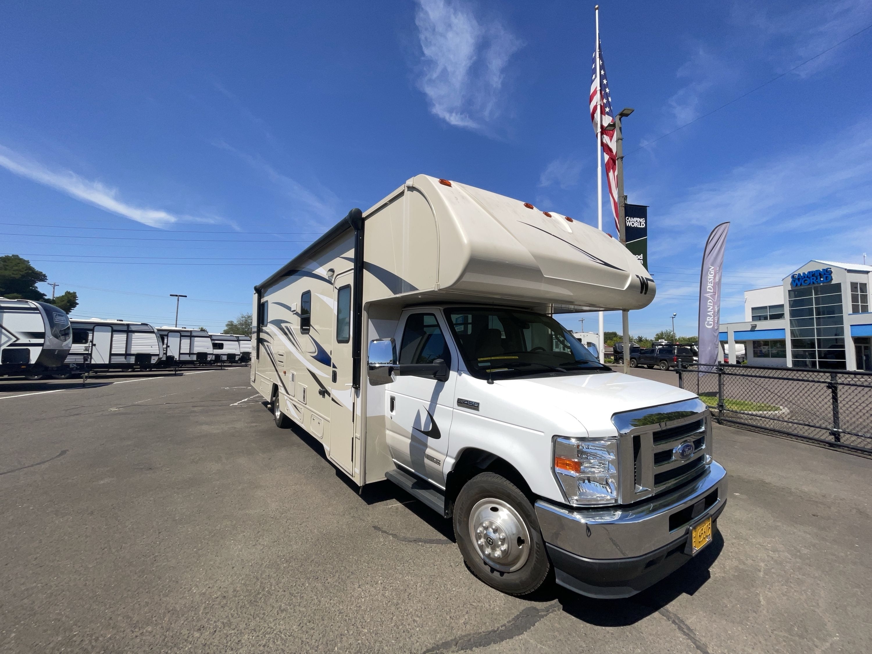 2022 Winnebago MINNIE WINNIE 31K in hillsboro OR
