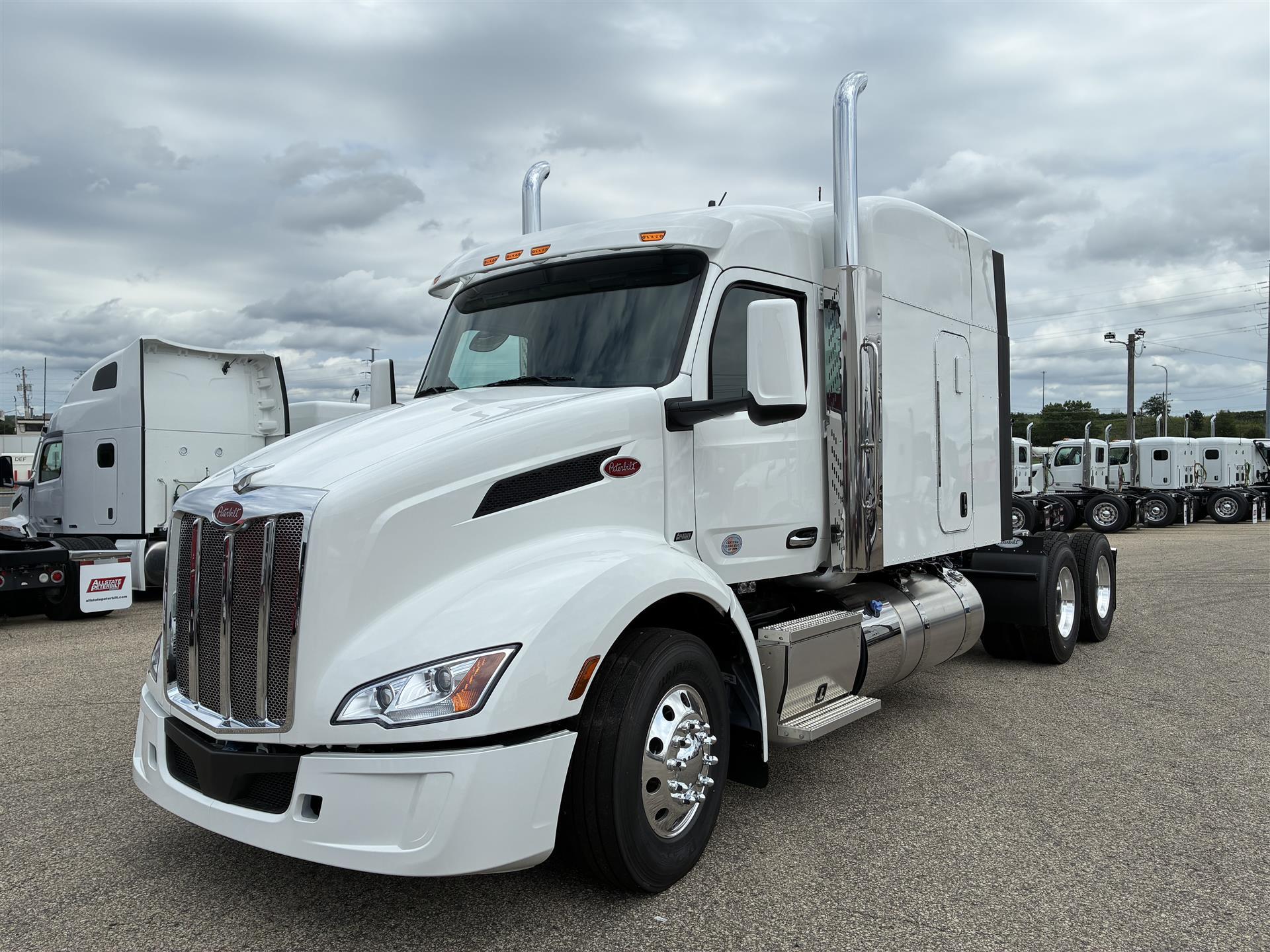 2027 PETERBILT 579 in South Saint Paul, MN
