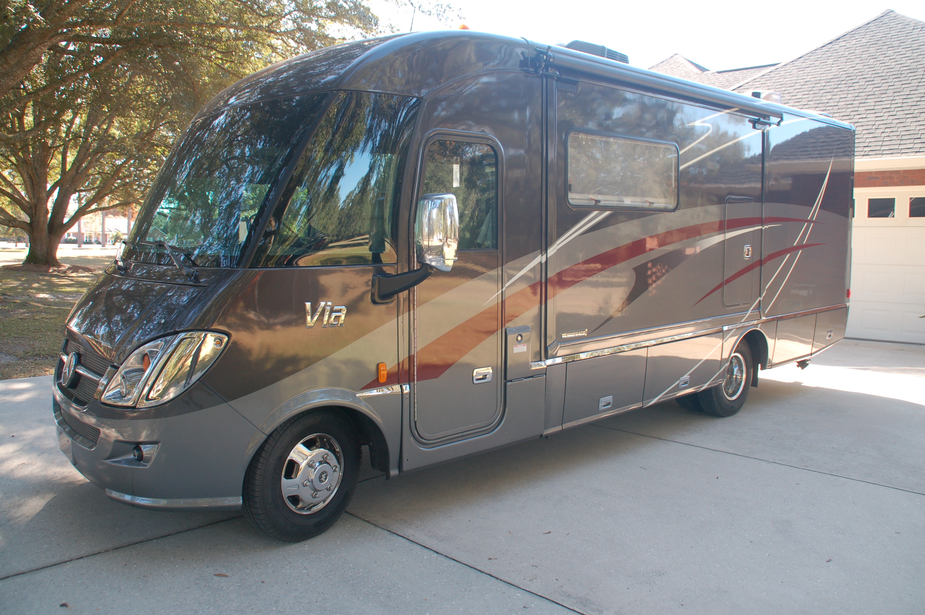 2015 Winnebago VIA 25P RV