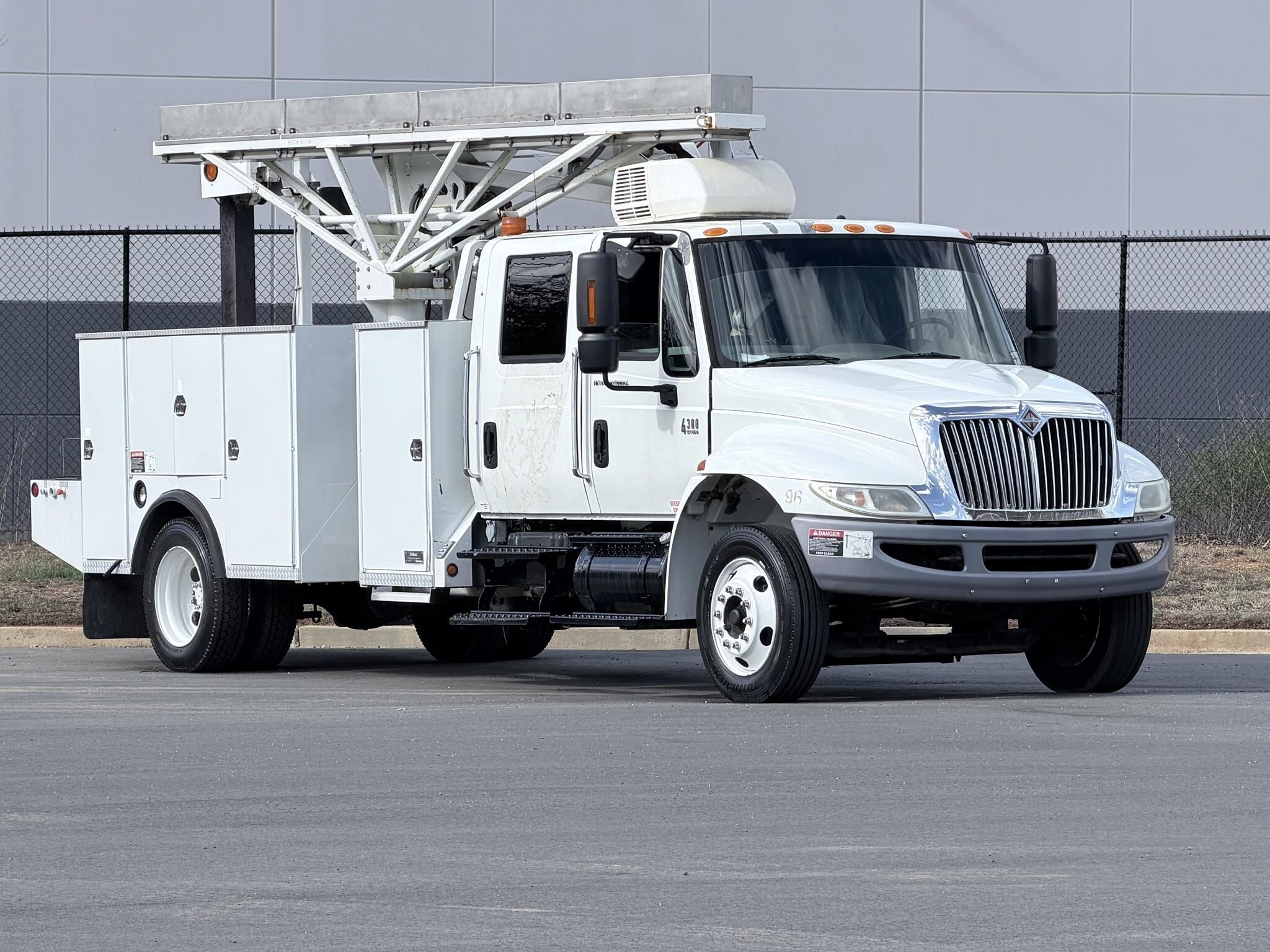 2003 INTERNATIONAL DURASTAR 4300 in Cartersville, GA