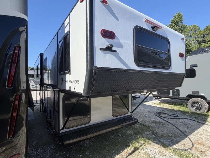 2027 TRAILMANOR 2720 SERIES QB