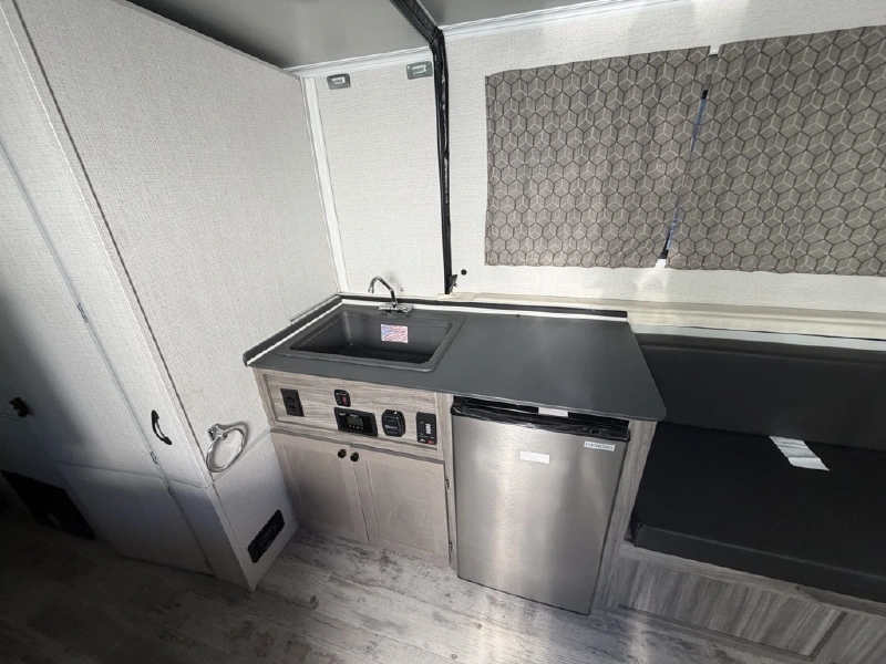 2027 TRAILMANOR 2720 SERIES QB