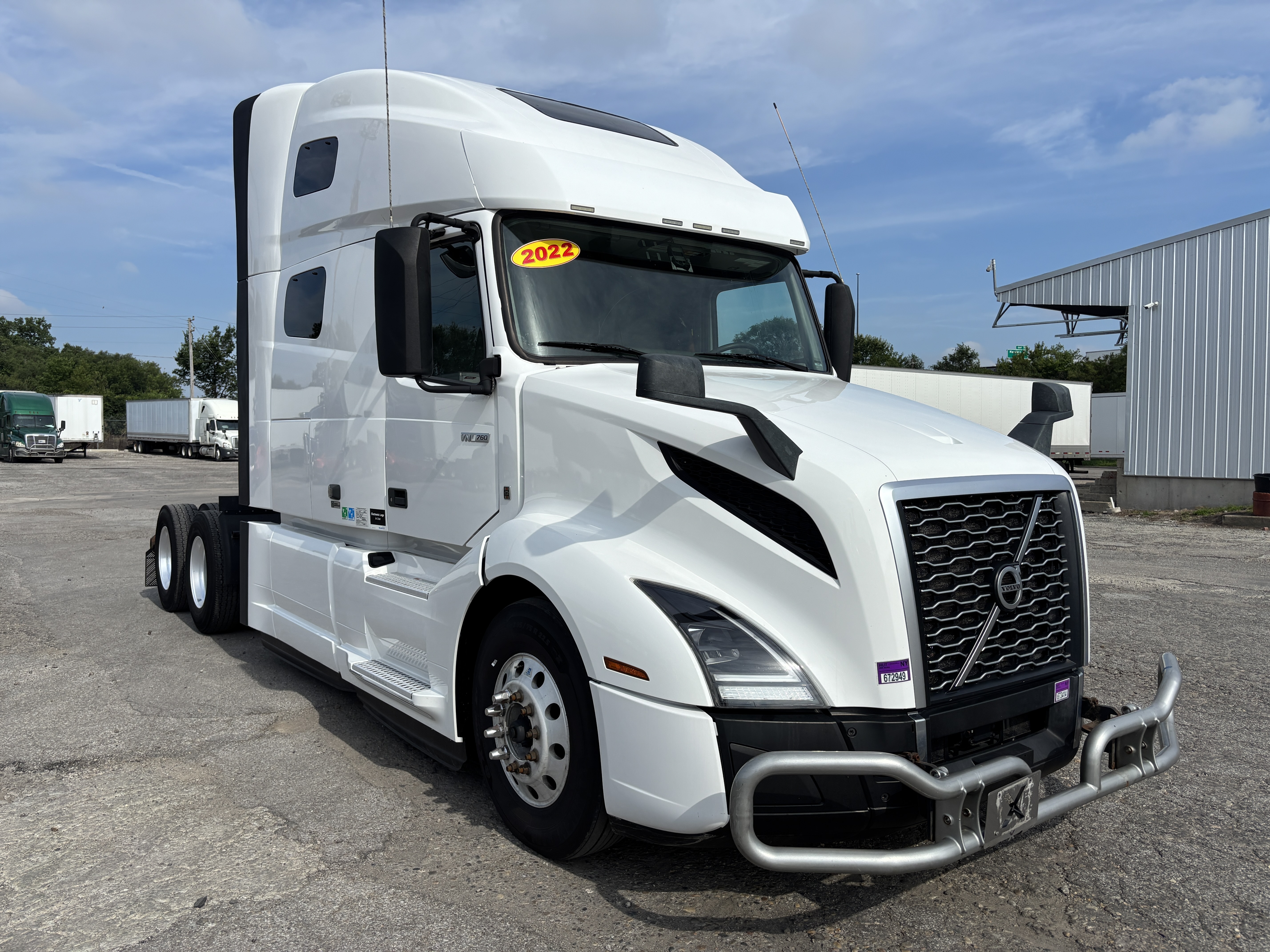 2022 VOLVO VNL64T760 in Indianapolis, IN