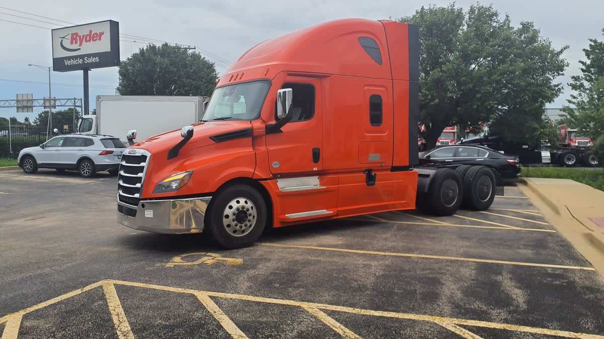 2021 FREIGHTLINER CASCADIA 126 in Bolingbrook, IL
