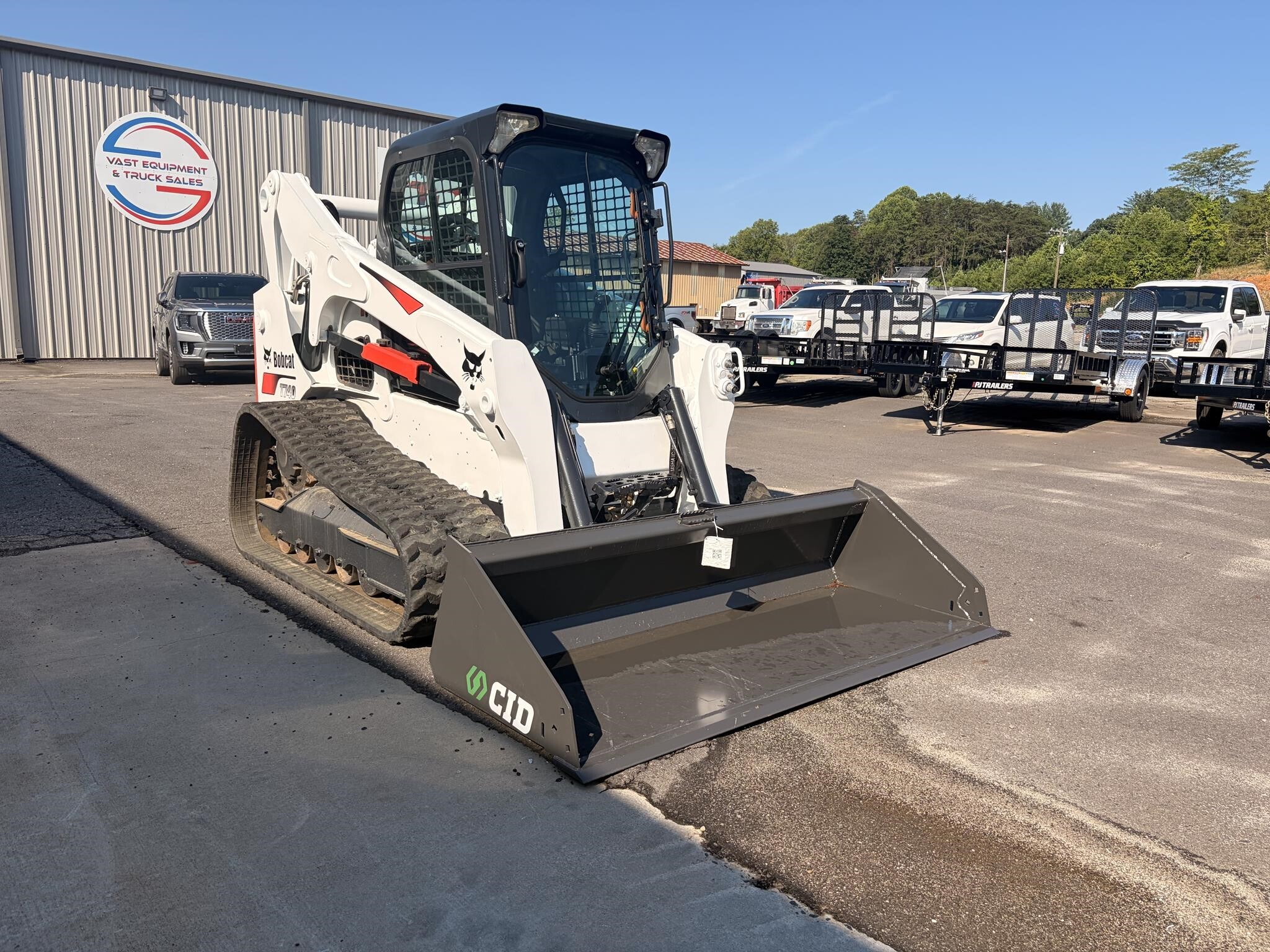2018 BOBCAT T740 in Mount Airy, NC