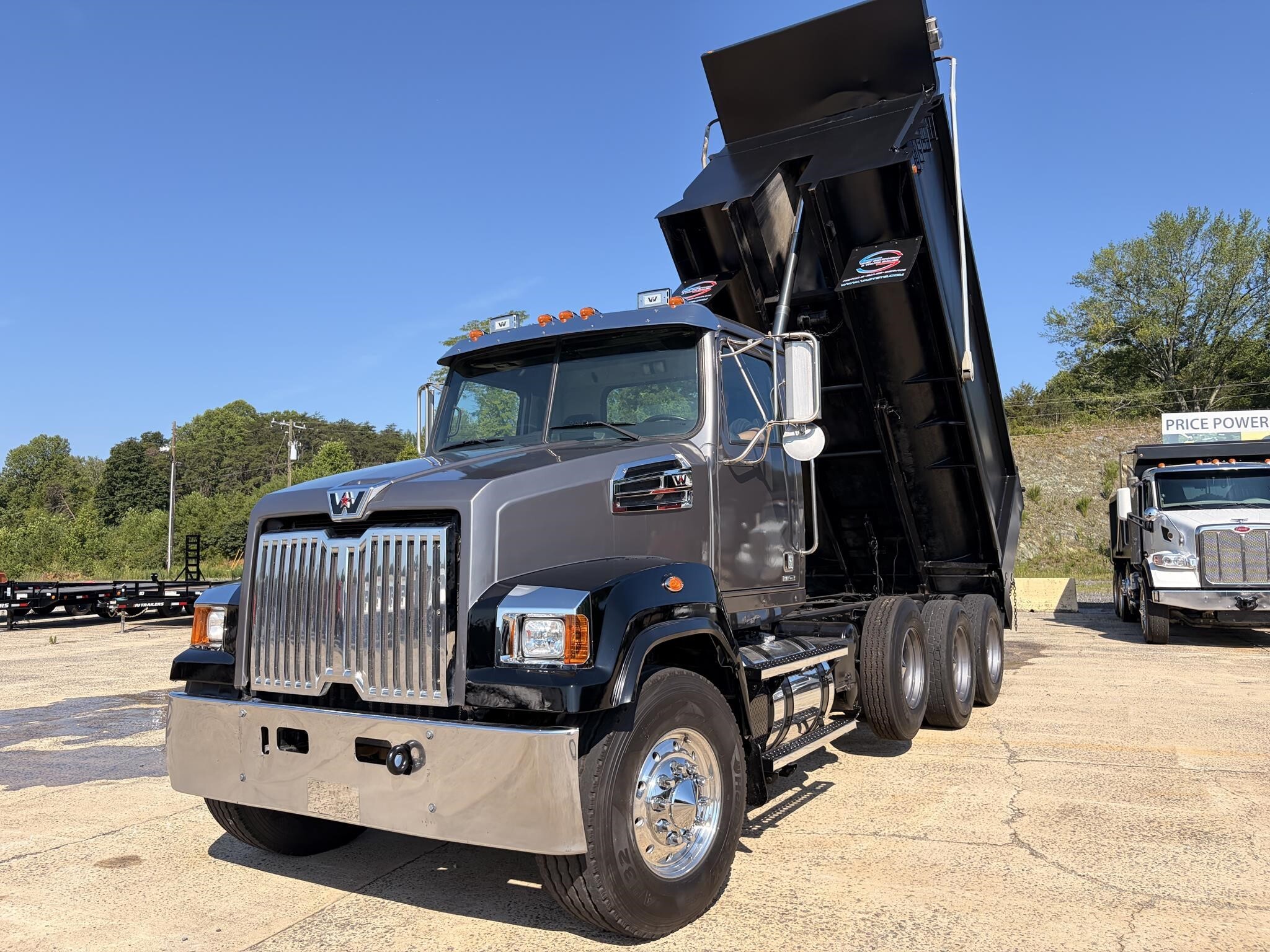 2016 WESTERN STAR 4700 in Mount Airy, NC