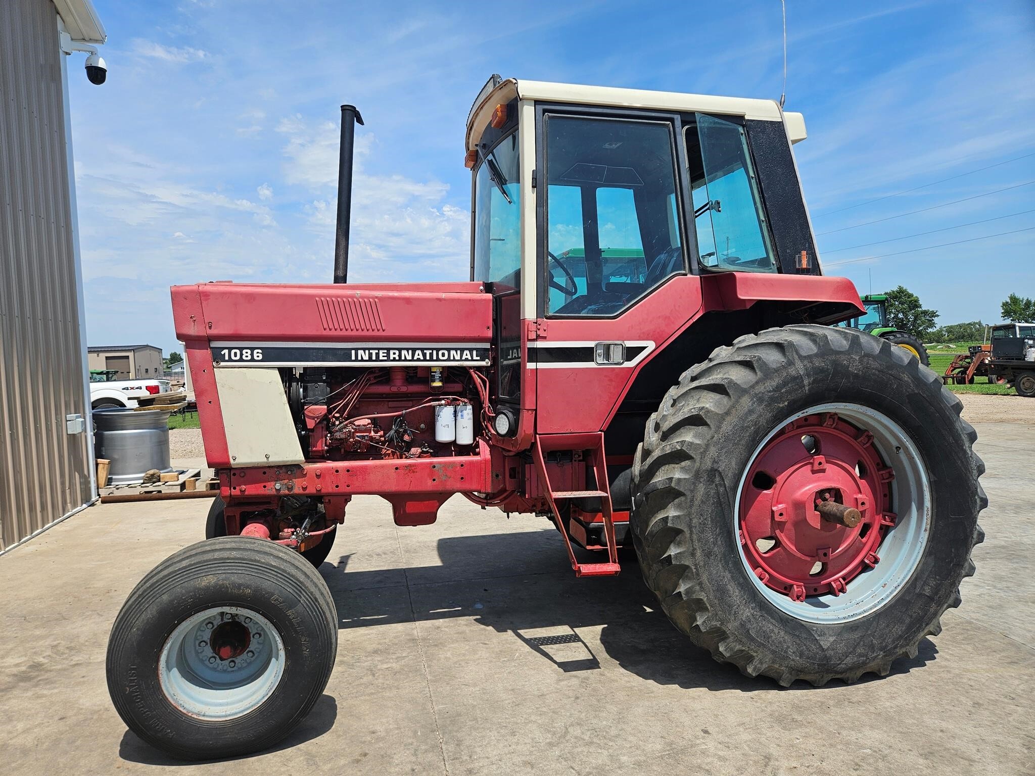 INTERNATIONAL 1086 in Wessington Springs, SD