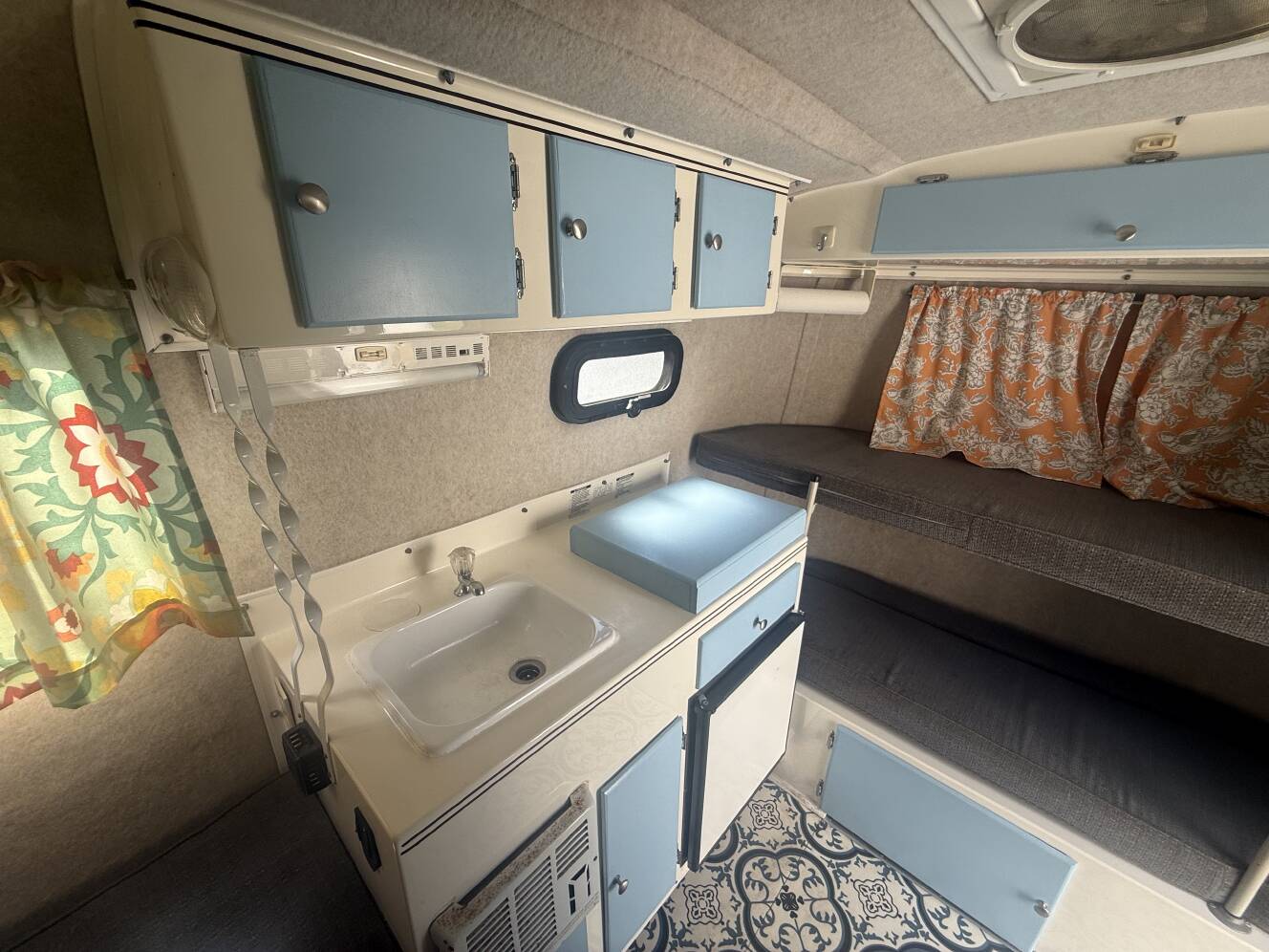 A photo of this 2009 Scamp 13' DELUXE