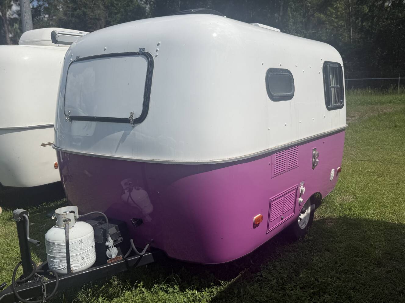 A photo of this 2009 Scamp 13' DELUXE