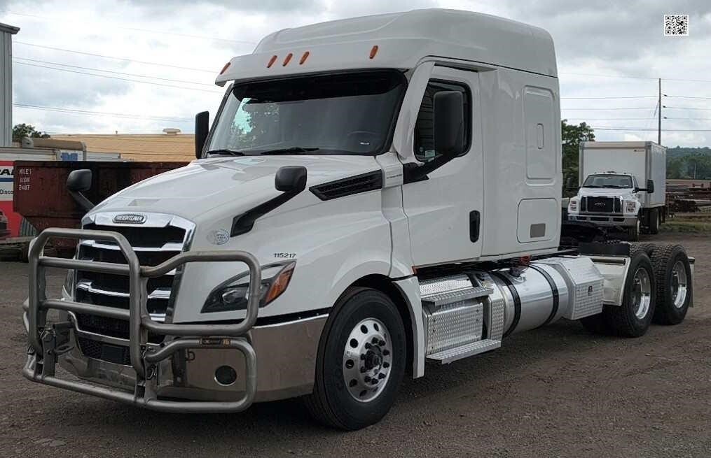 2021 FREIGHTLINER CASCADIA 126 in Wheatland, PA