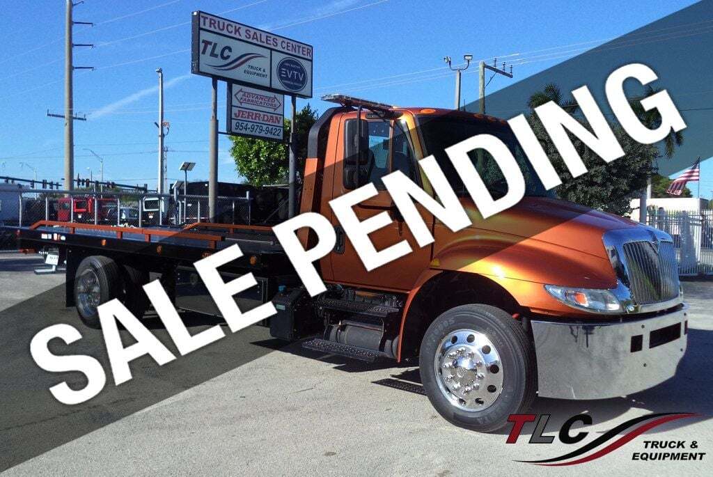 2019 INTERNATIONAL 4300 W/ BRAND NEW 21FT JERR-DAN 6 TON XLP BED PLUS MORE in Pompano Beach, FL