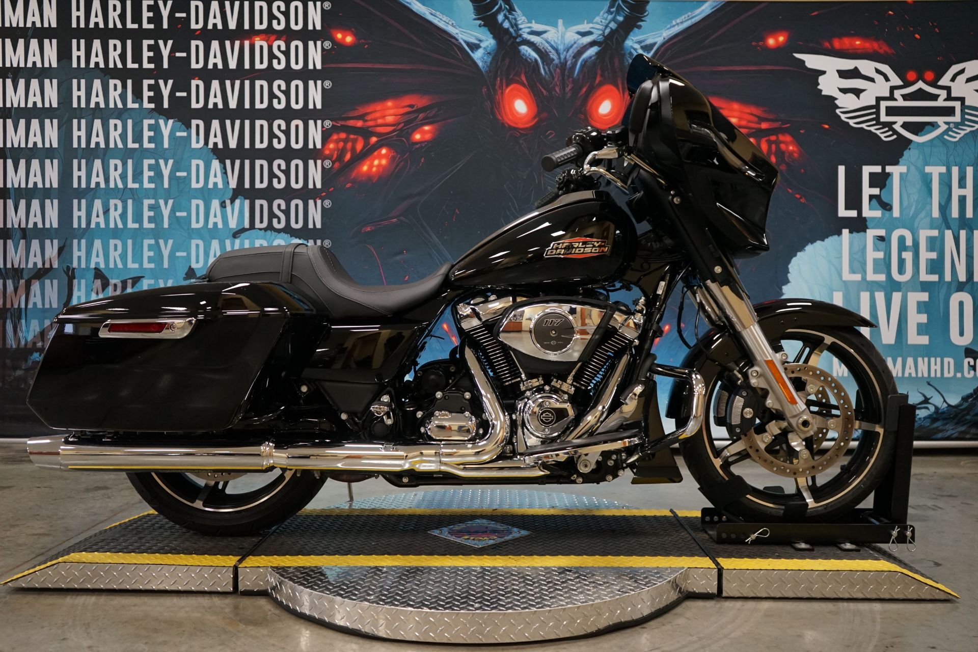 2024 Harley-Davidson Street Glide® in Williamstown, WV