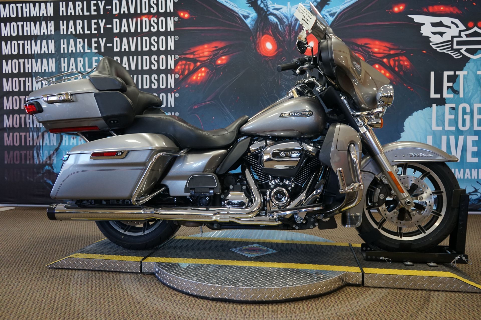 2017 Harley-Davidson Electra Glide® Ultra Classic® ULTRA CLASSIC FLHTCU in Williamstown, WV