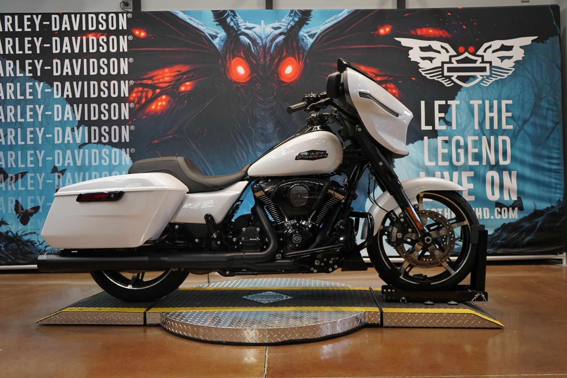 2024 Harley-Davidson Street Glide® in Williamstown, WV