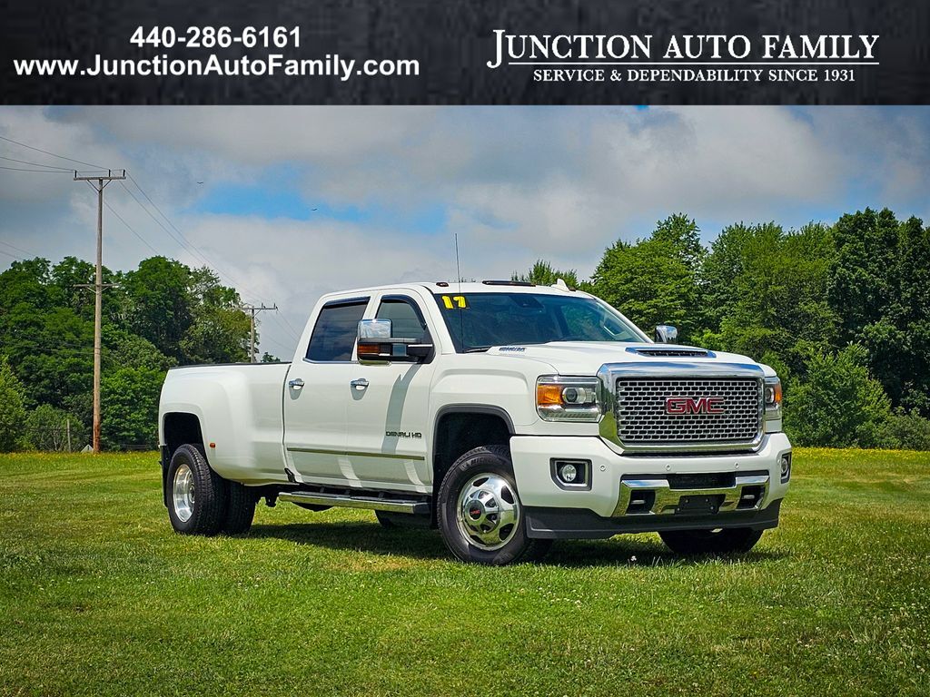 2017 GMC SIERRA in Chardon, OH