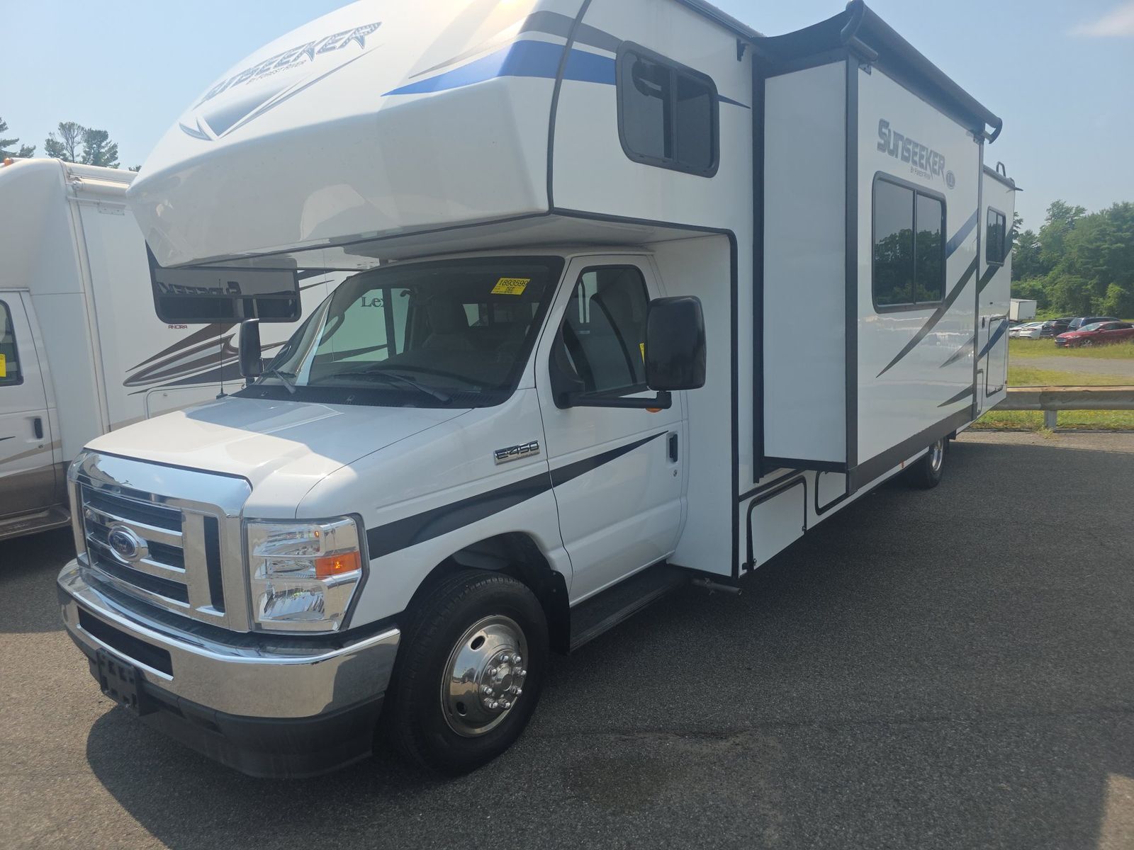 2021 Forest River SUNSEEKER 3250DS in vestal NY