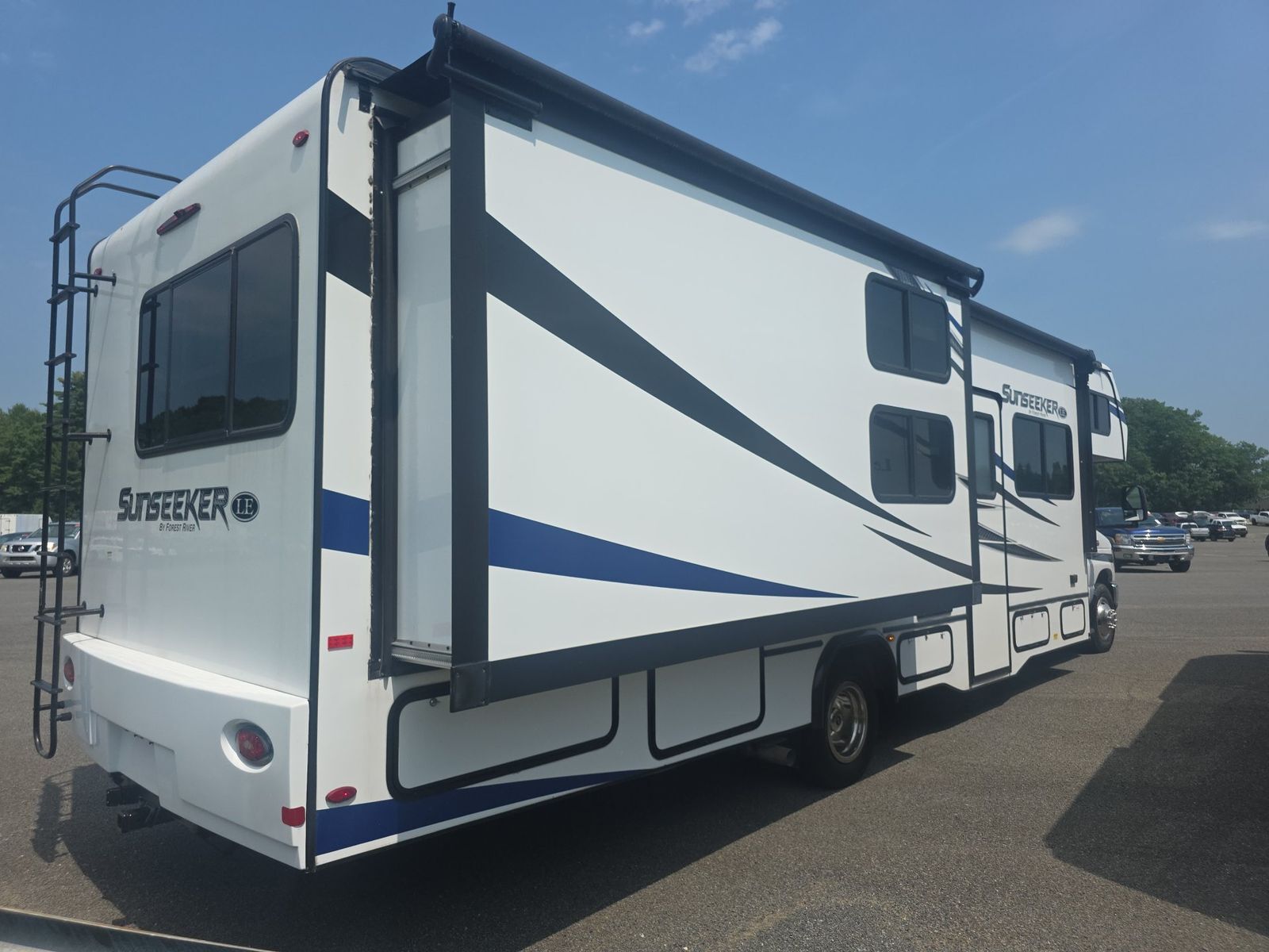 2021 Forest River SUNSEEKER 3250DS in vestal NY