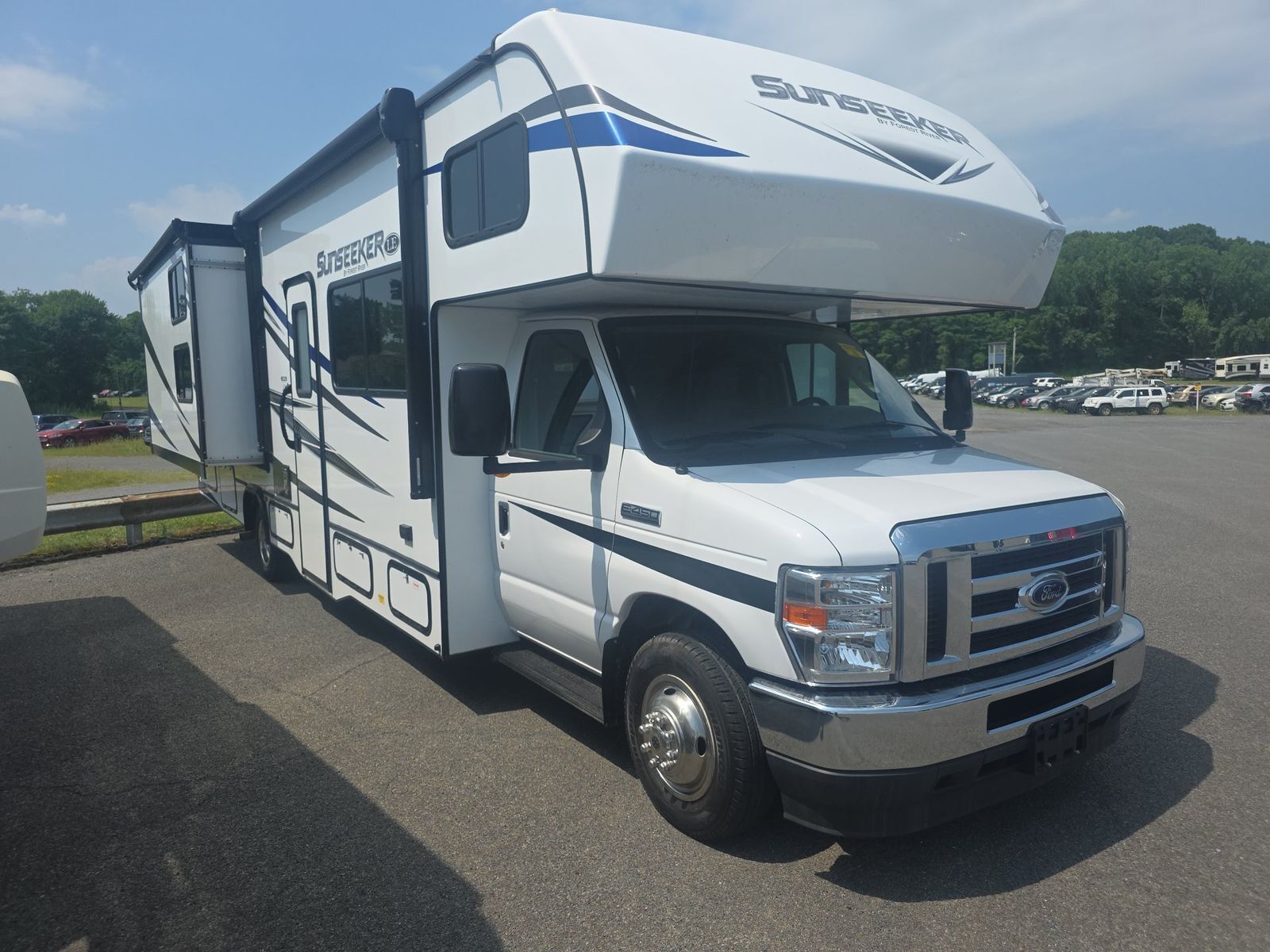 2021 Forest River SUNSEEKER 3250DS in vestal NY