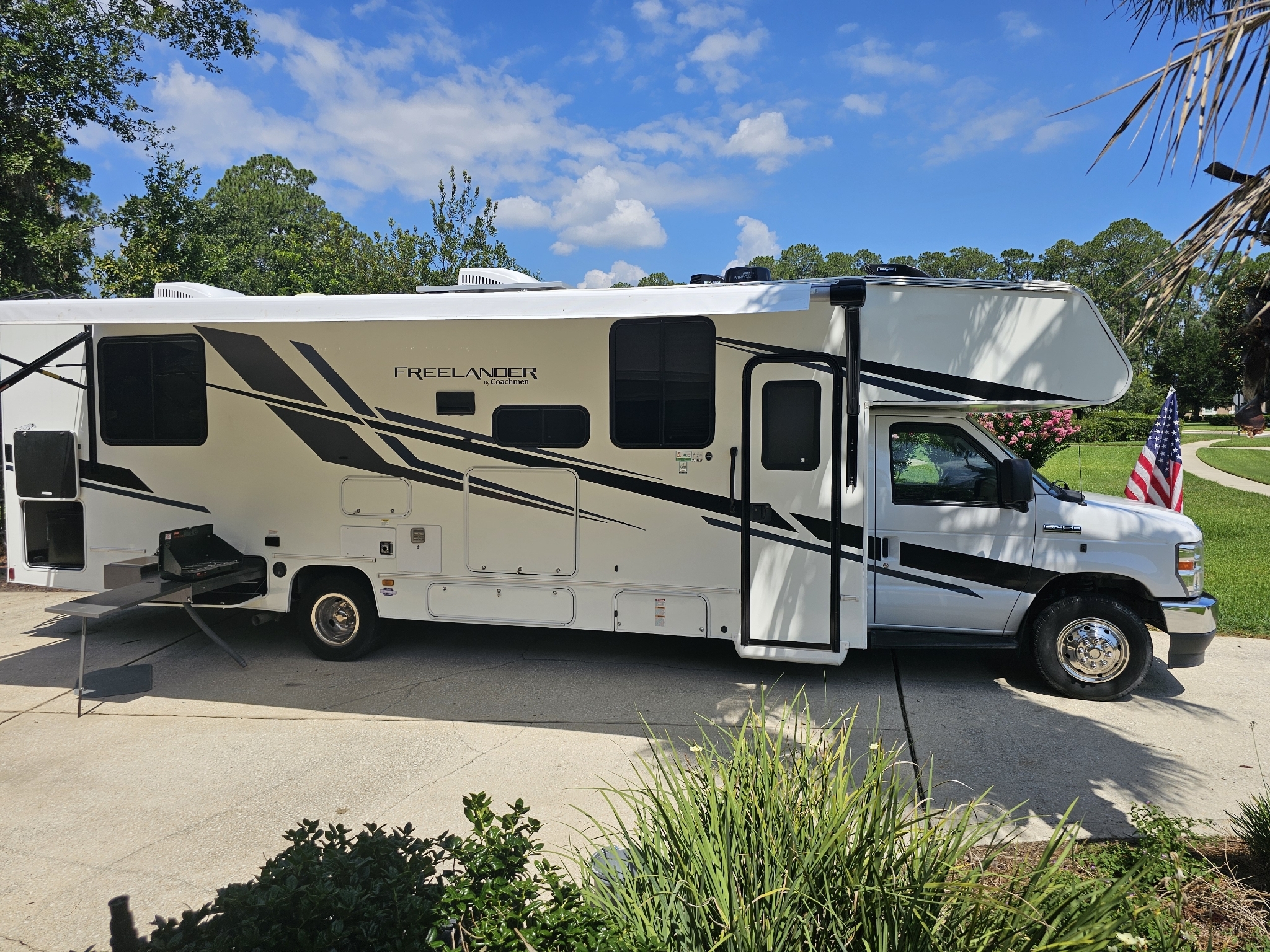 2022 Coachmen FREELANDER PREMIER 31MB in jacksonville FL