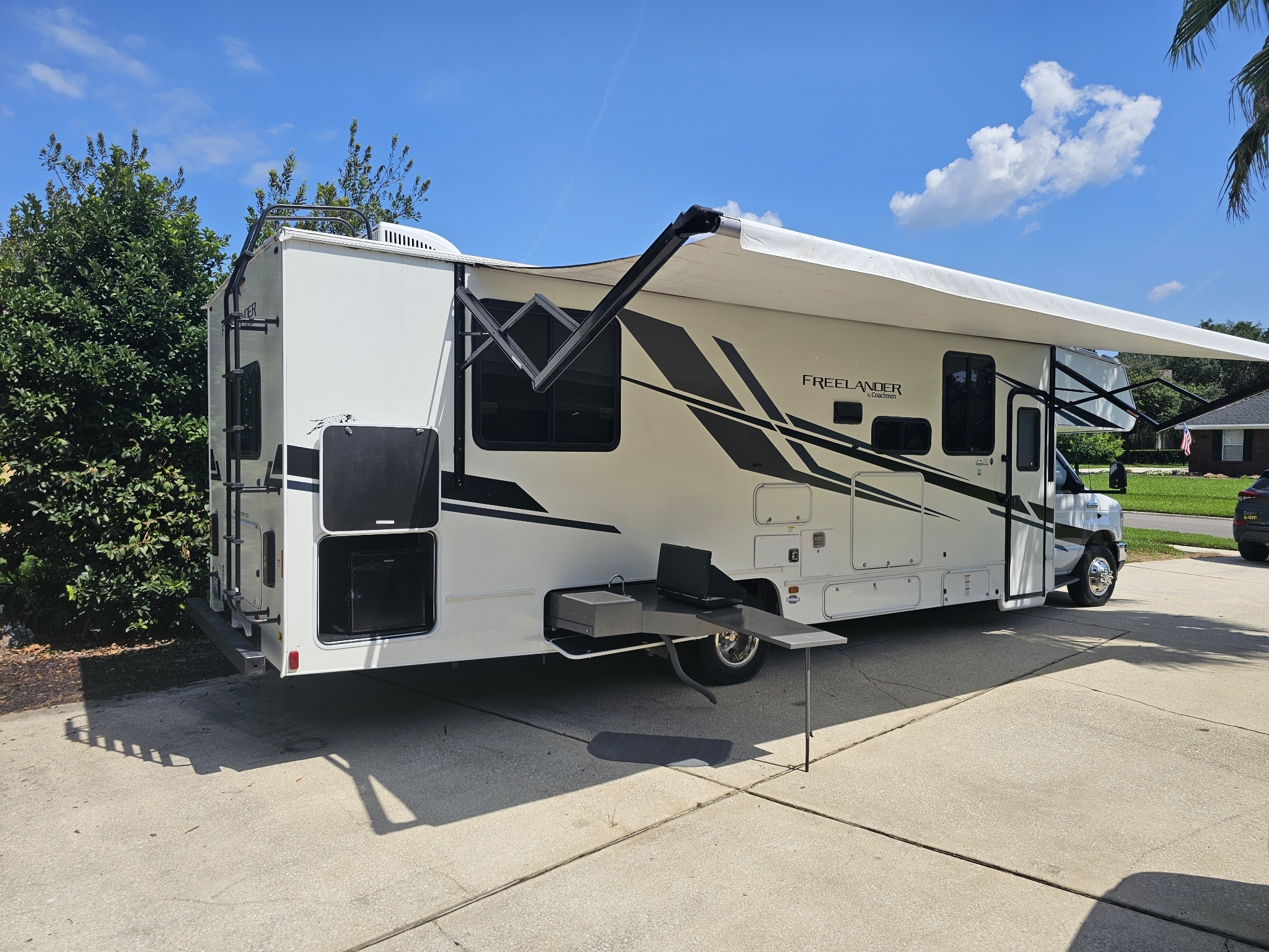 2022 Coachmen FREELANDER PREMIER 31MB in jacksonville FL
