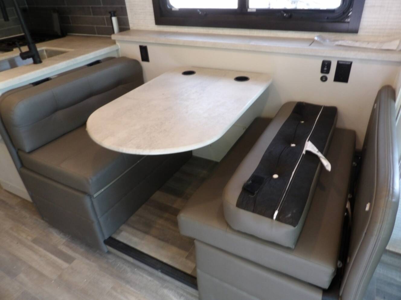 A photo of this 2024 Jayco Alante 27A