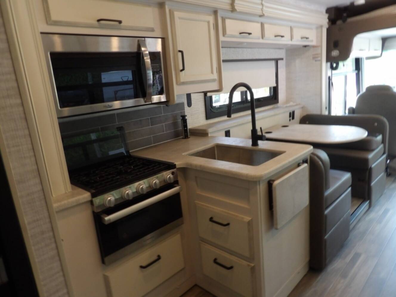 A photo of this 2024 Jayco Alante 27A