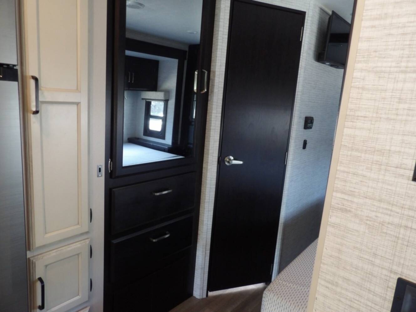 A photo of this 2024 Jayco Alante 27A