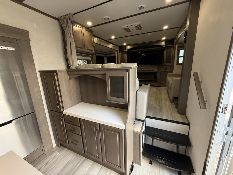 2025 GRAND DESIGN SOLITUDE 382WB R