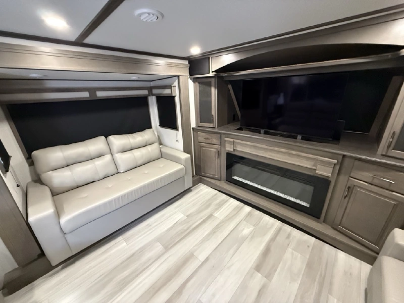 2025 GRAND DESIGN SOLITUDE 382WB R