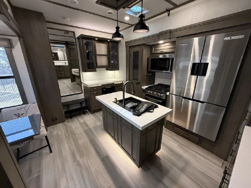 2025 GRAND DESIGN SOLITUDE 382WB R