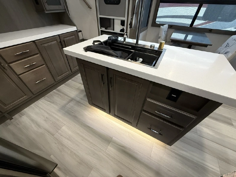 2025 GRAND DESIGN SOLITUDE 382WB R