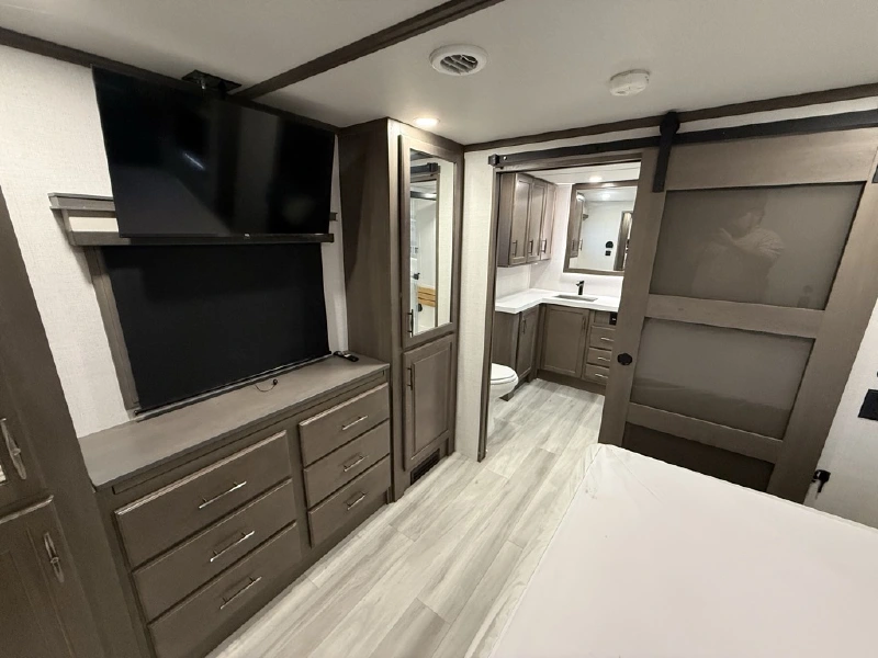 2025 GRAND DESIGN SOLITUDE 382WB R